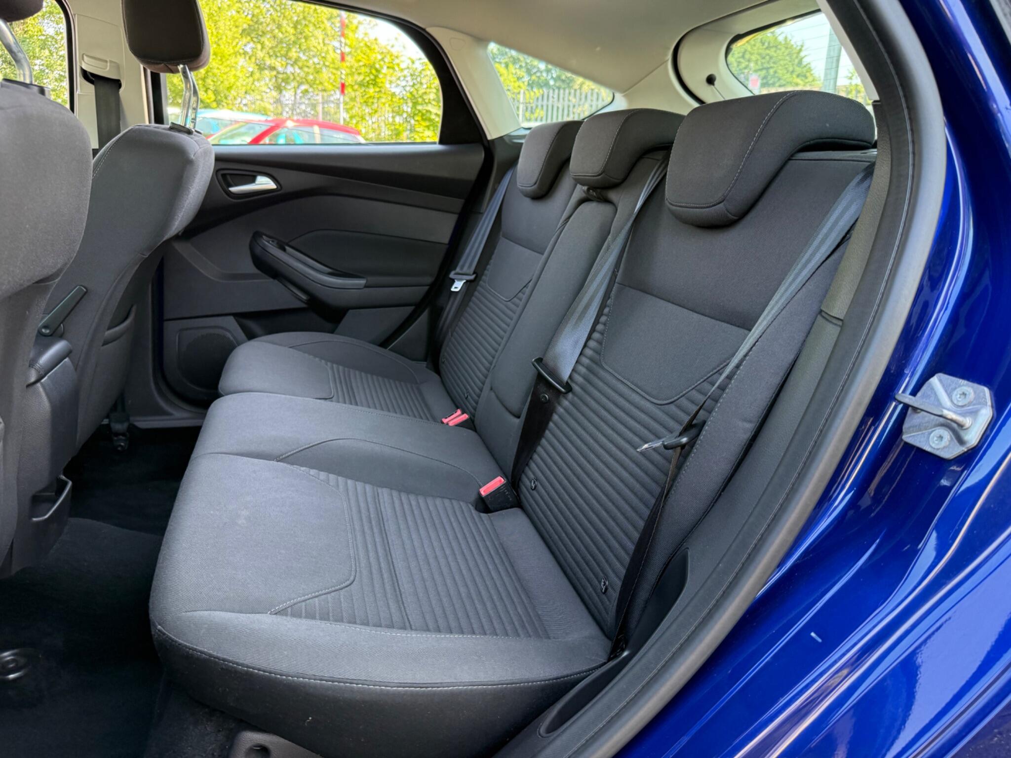 Ford Focus - Image 16