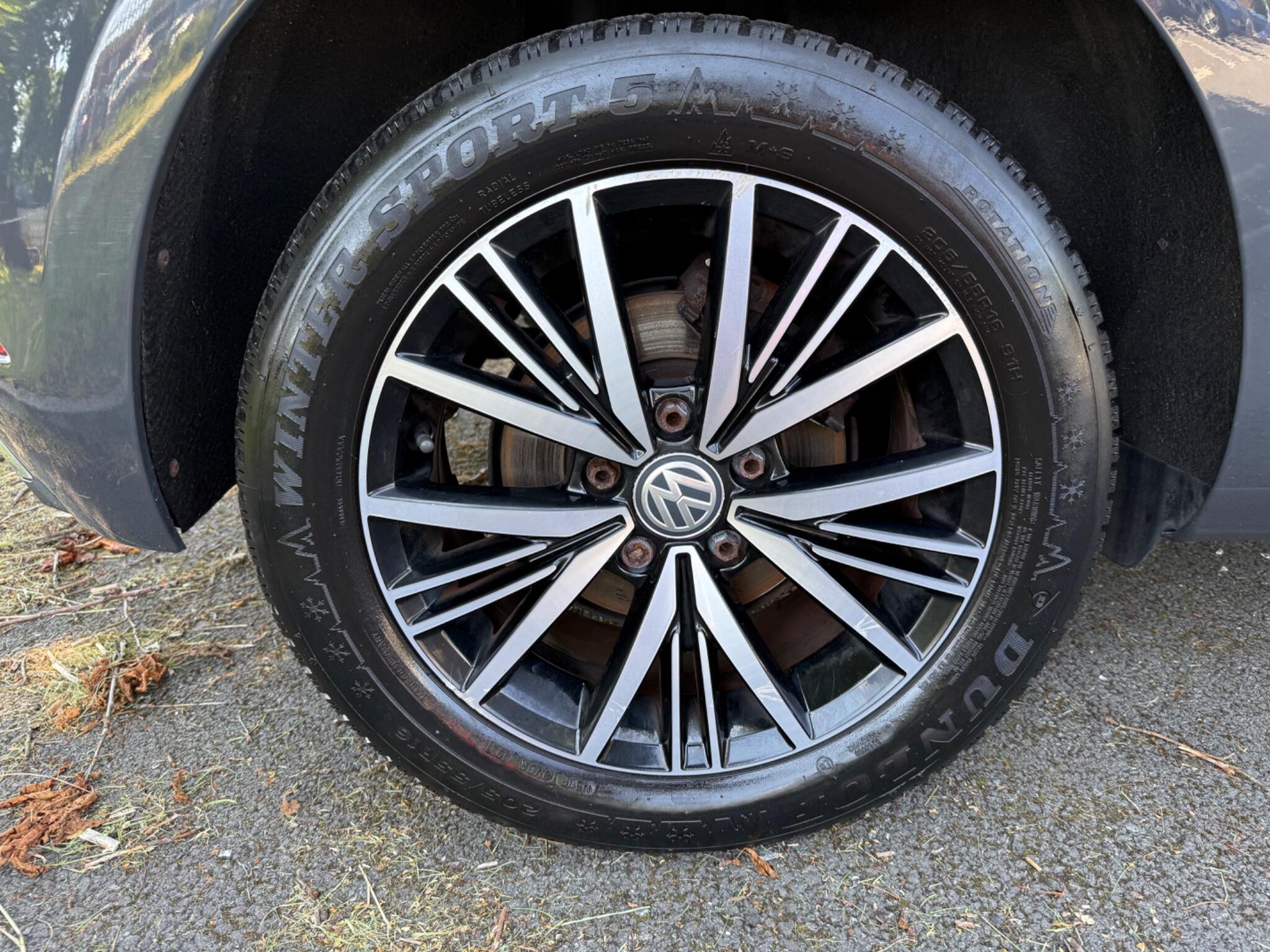 Volkswagen Golf - Image 24