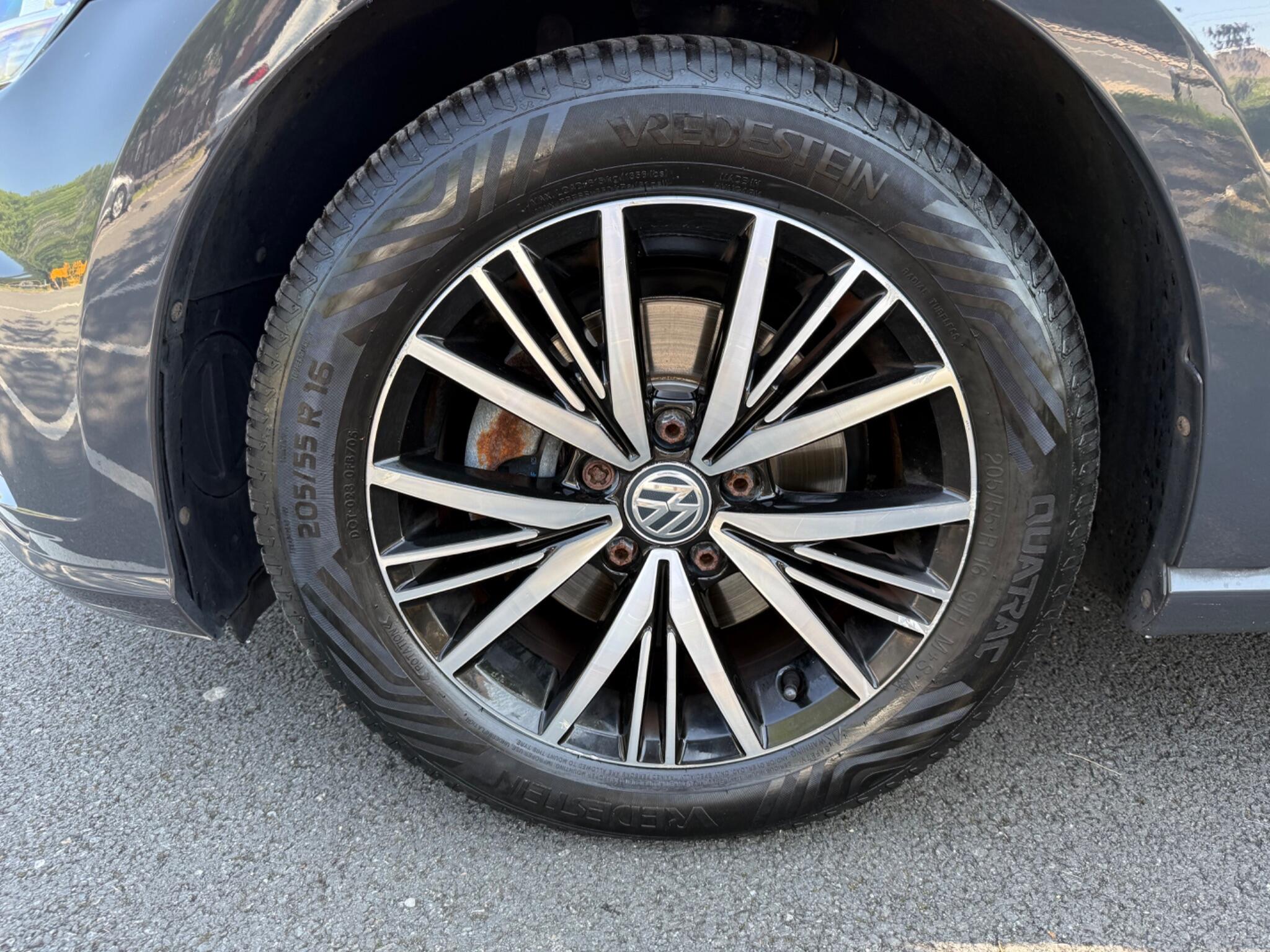 Volkswagen Golf - Image 26