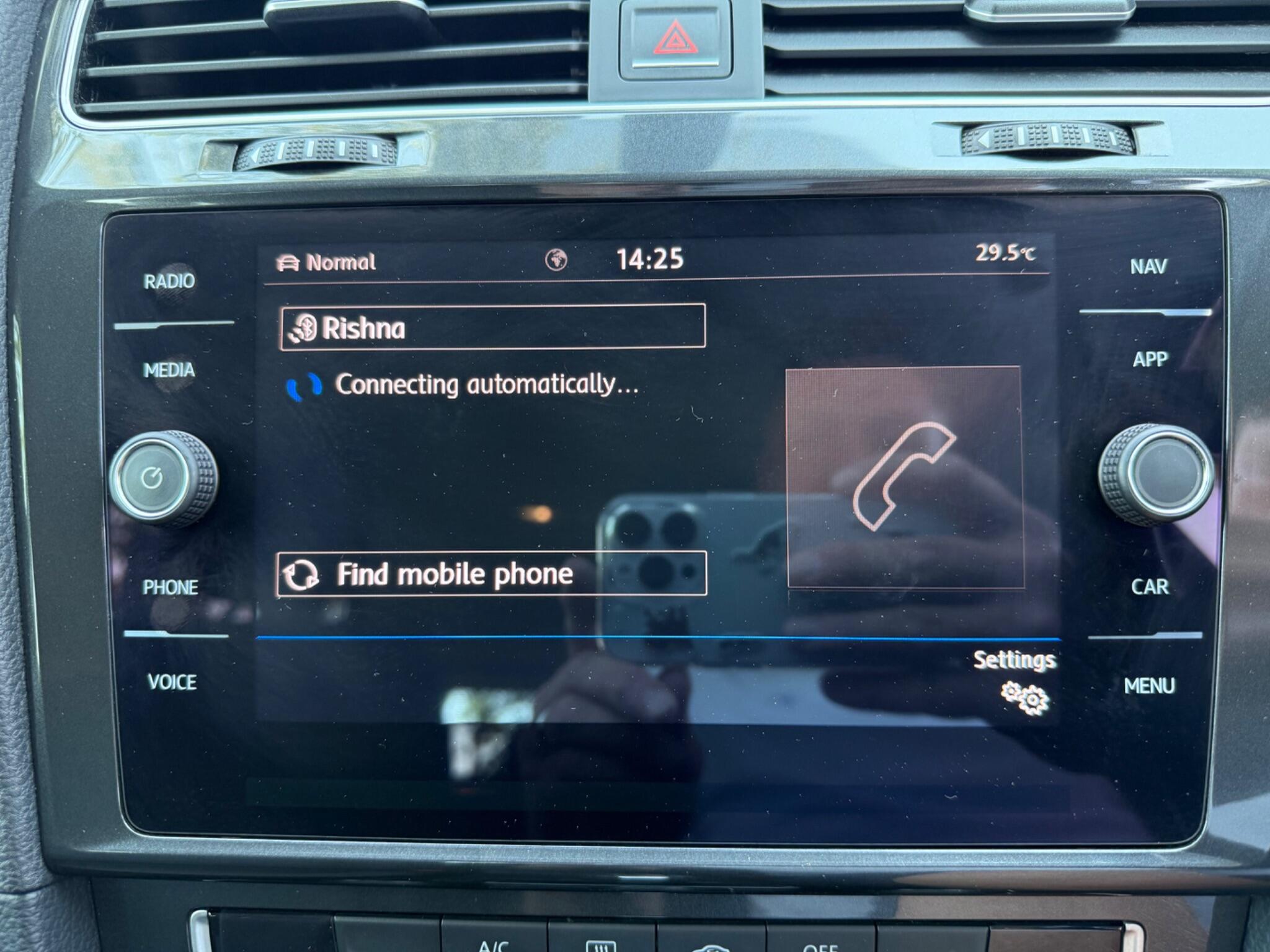 Volkswagen Golf - Image 29