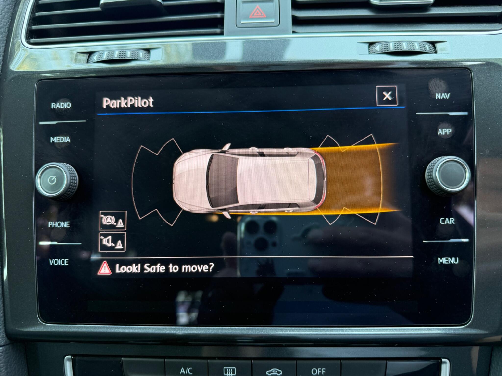 Volkswagen Golf - Image 37