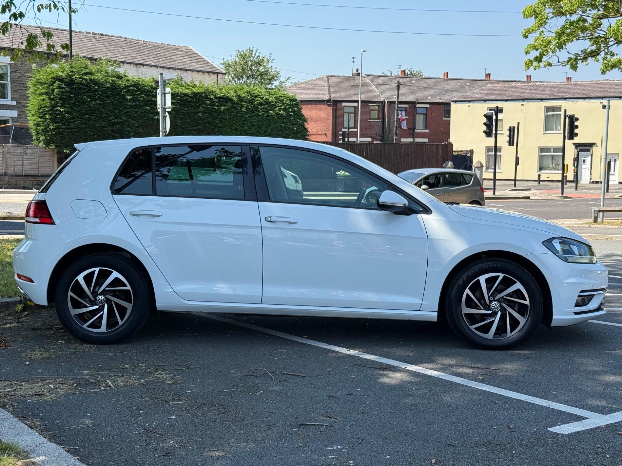 Volkswagen Golf - Image 7