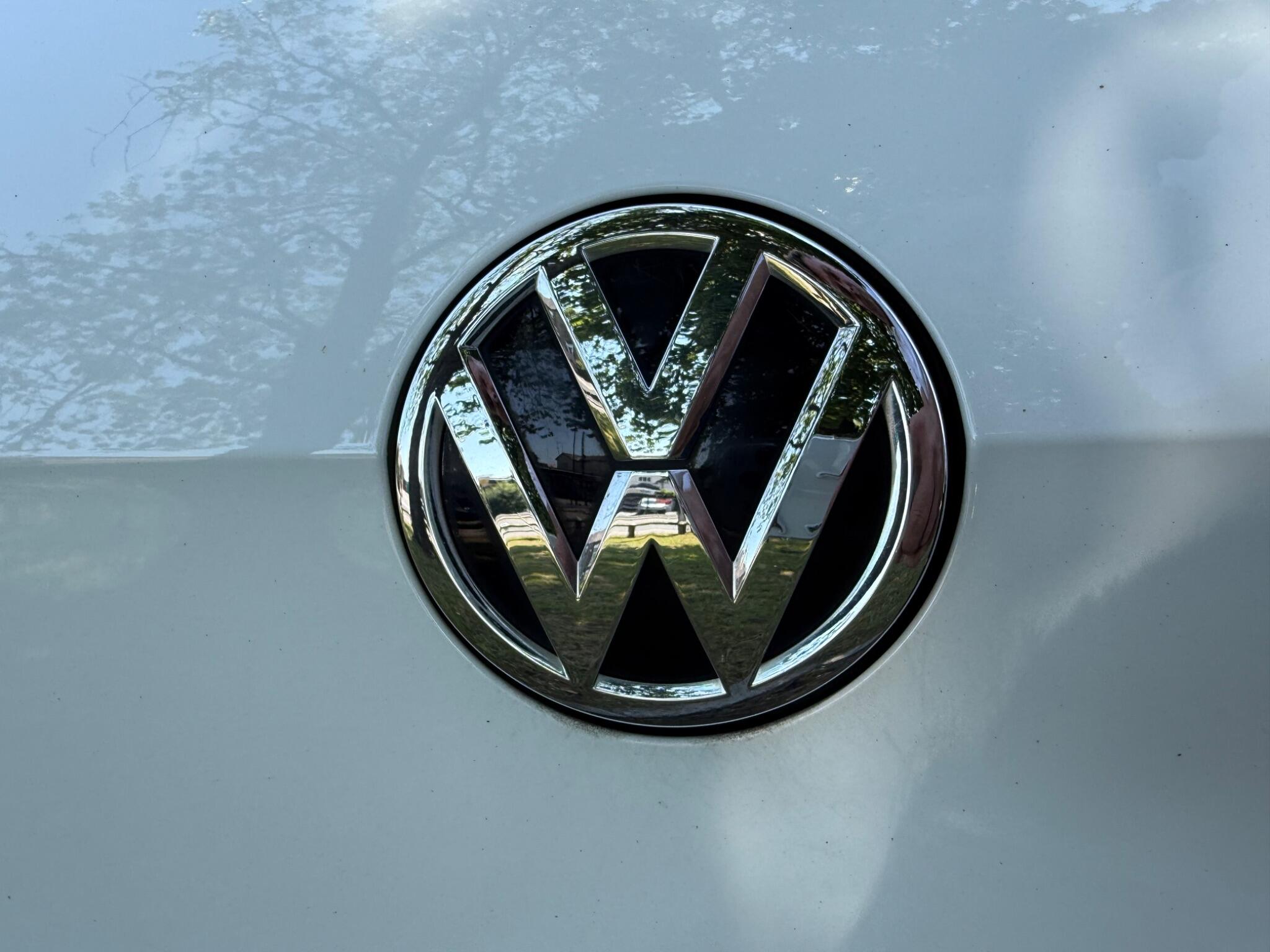 Volkswagen Golf - Image 27