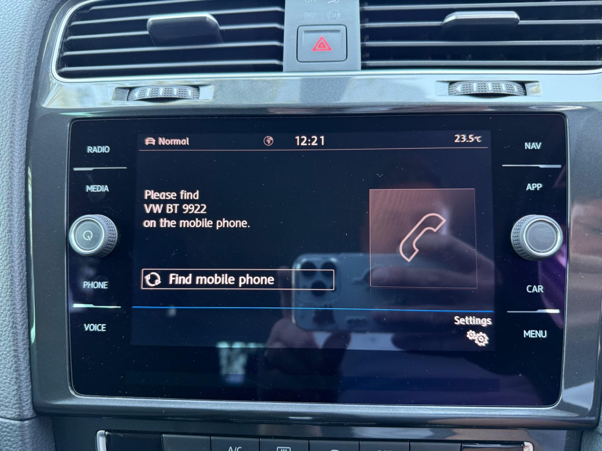 Volkswagen Golf - Image 29
