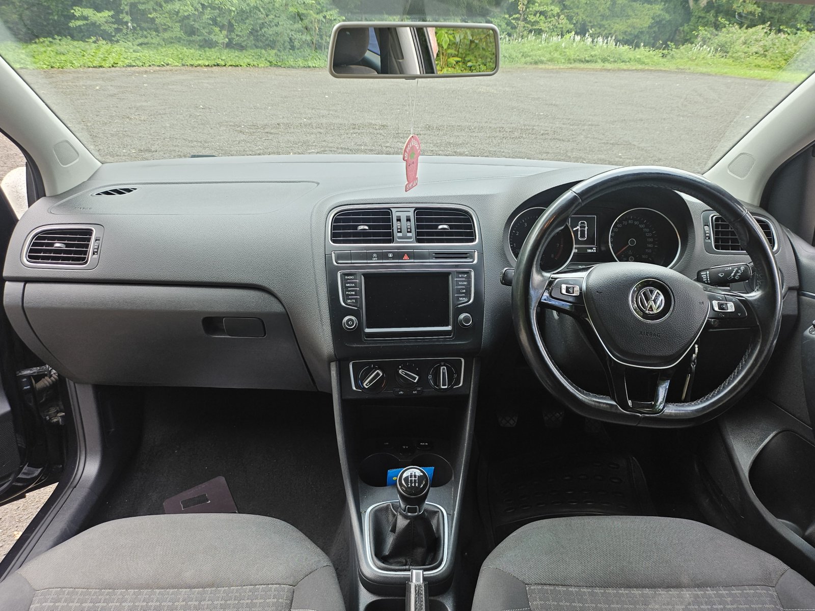 Volkswagen Polo - Image 12