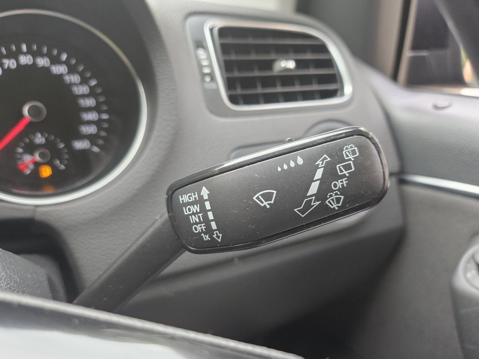 Volkswagen Polo - Image 19