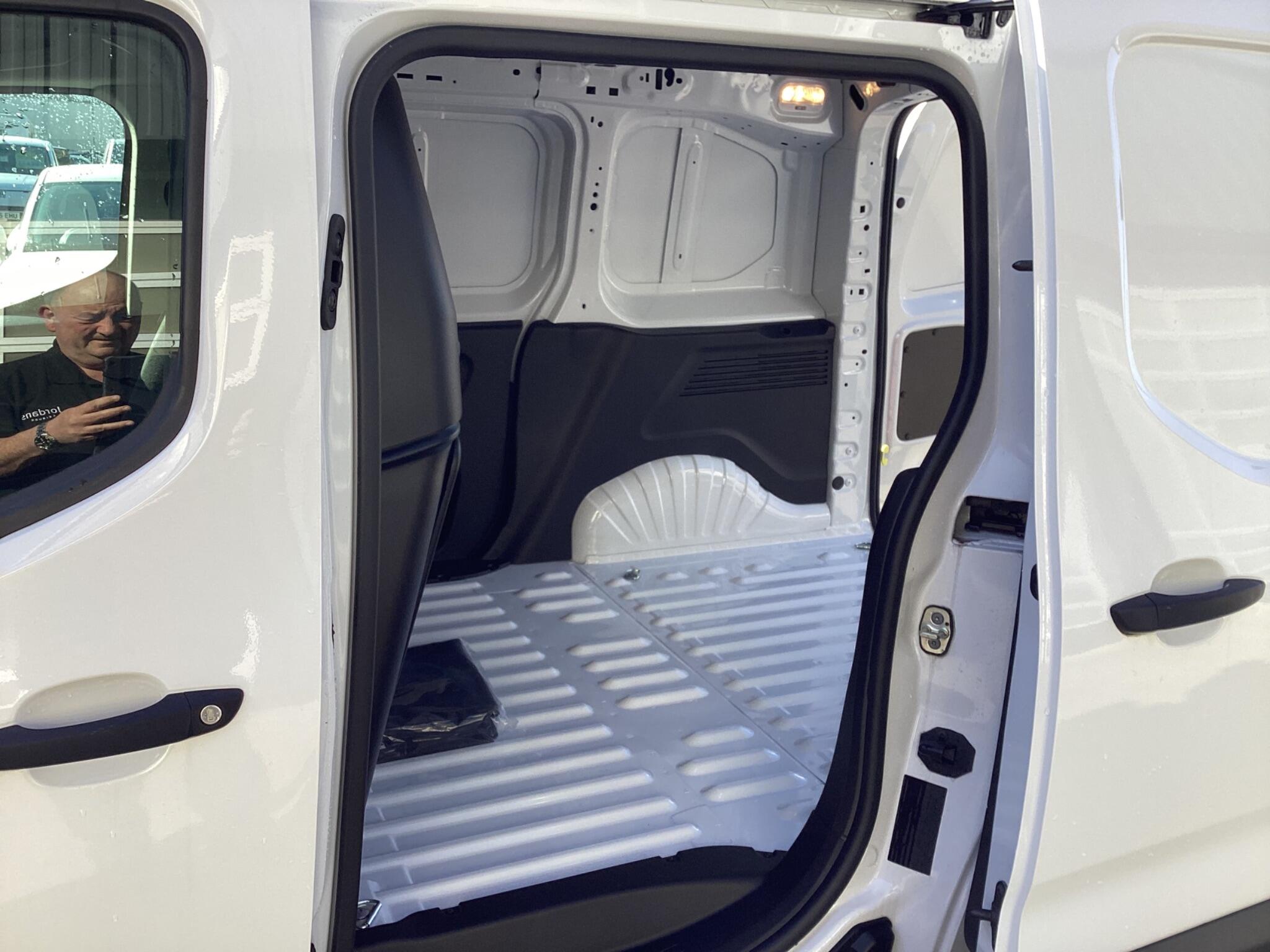 Peugeot Partner - Image 20