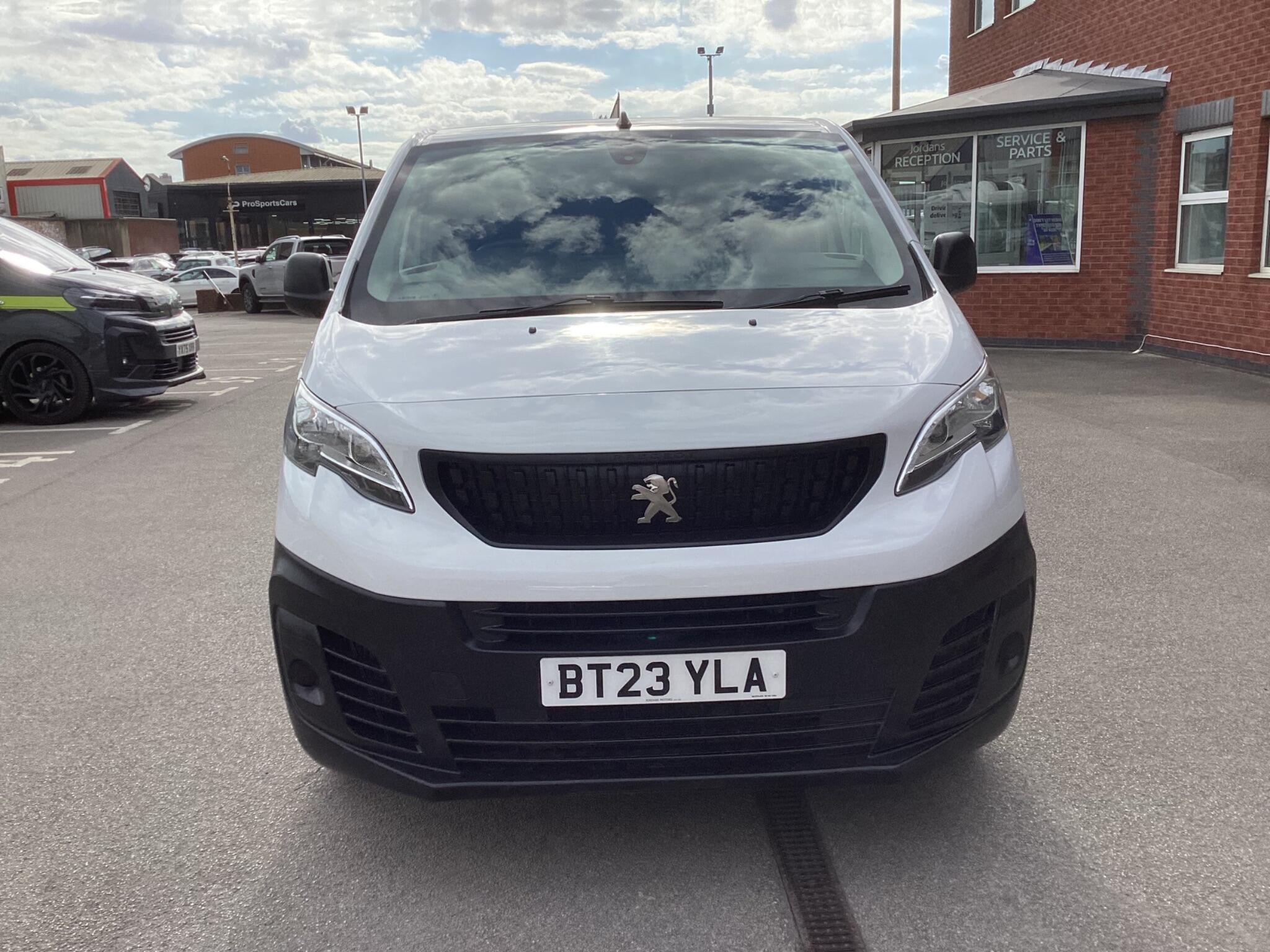 Peugeot Expert - Image 2