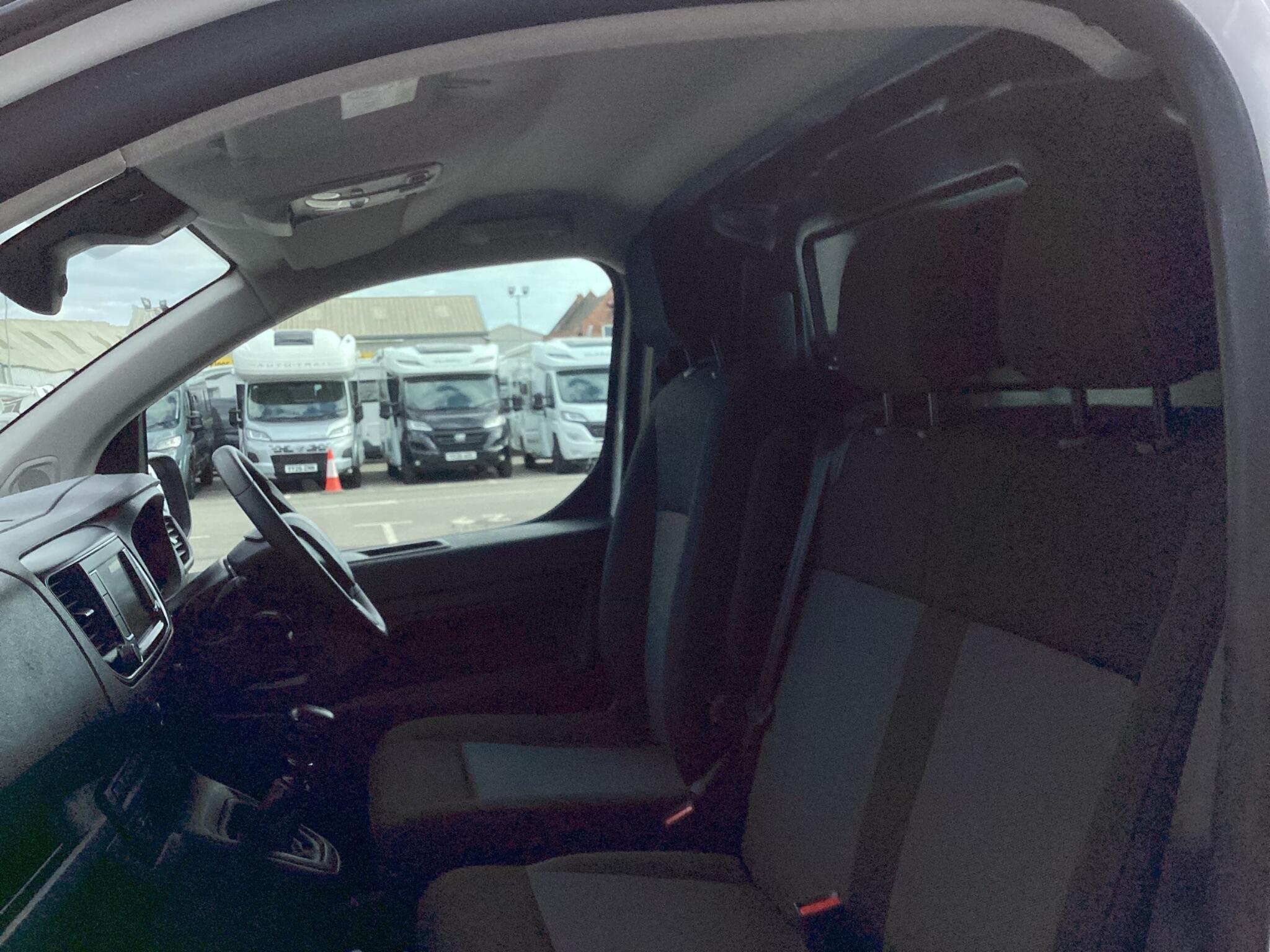 Peugeot Expert - Image 18
