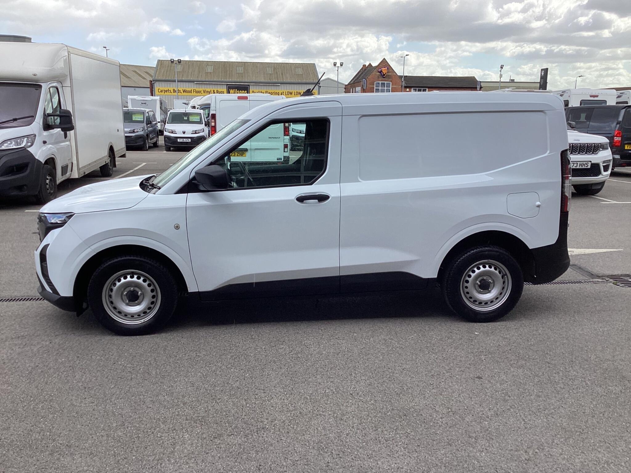 Ford Transit Courier - Image 4