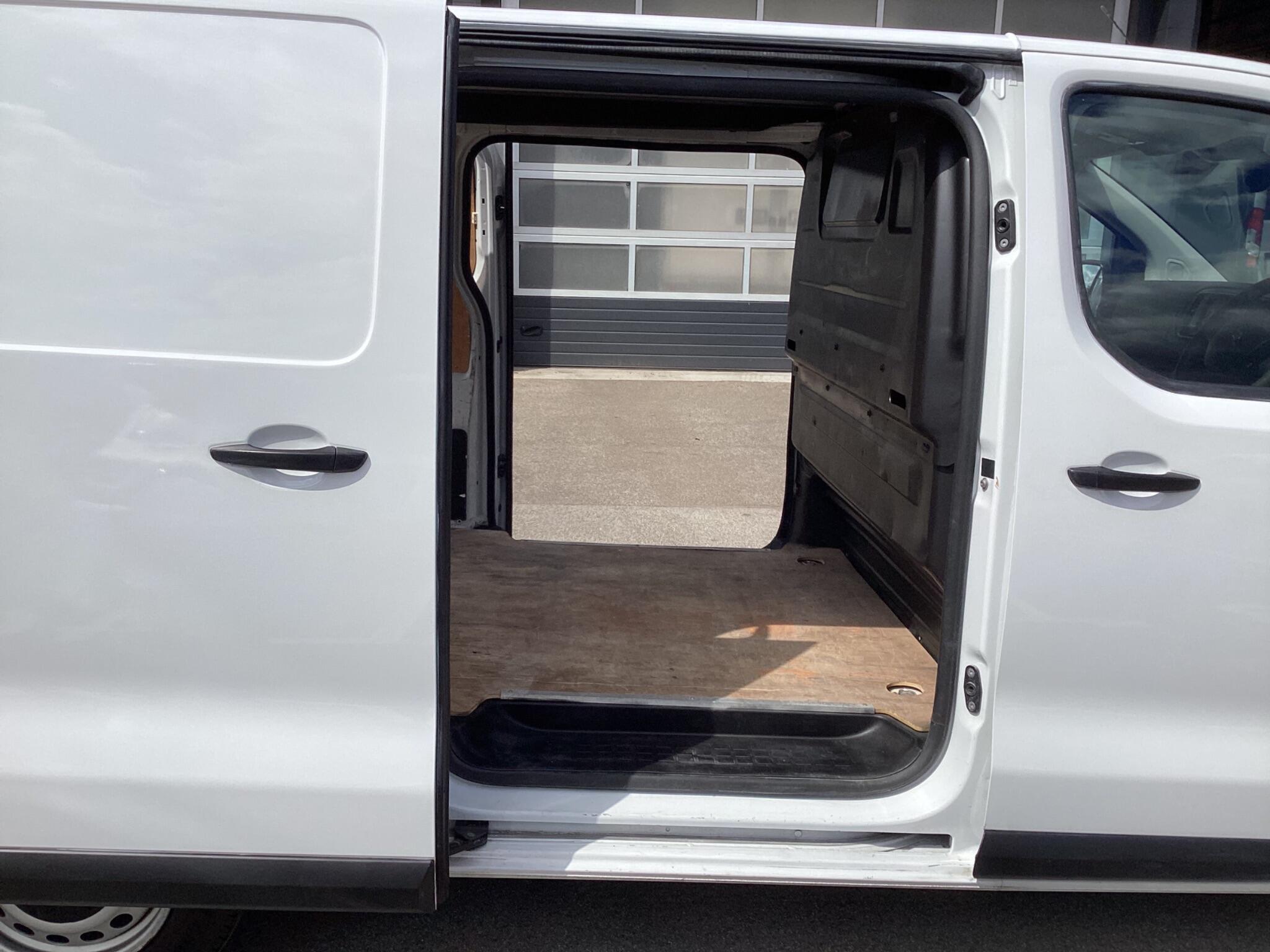 Citroen Dispatch - Image 18