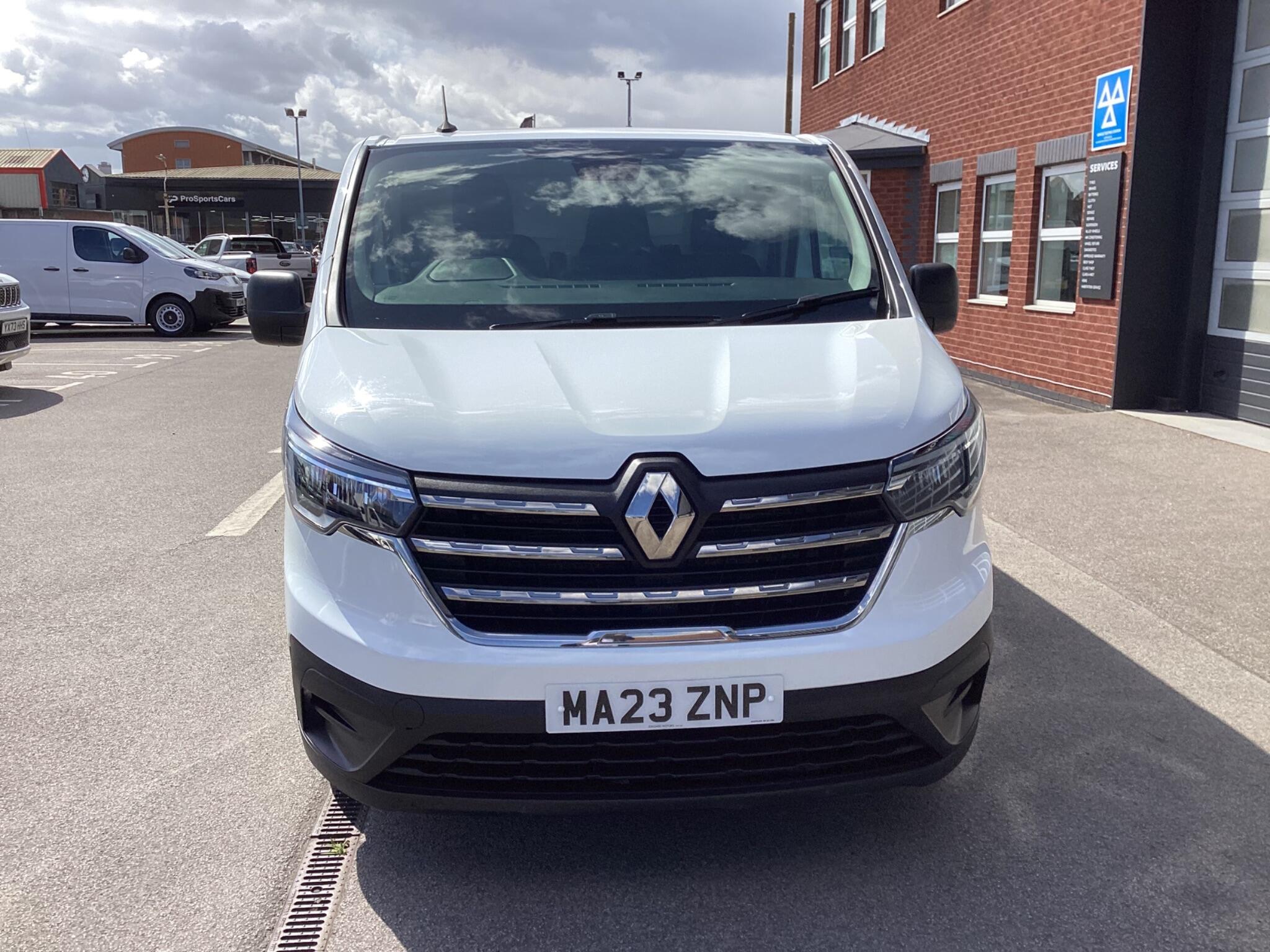 Renault Trafic - Image 2