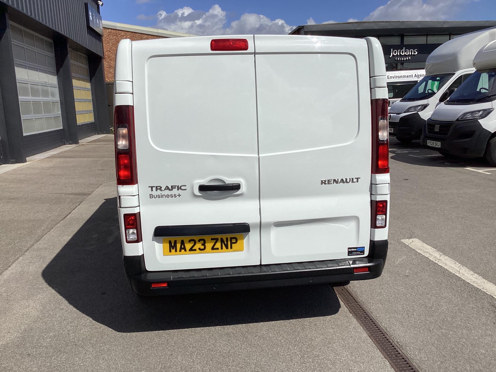 Renault Trafic - Image 6