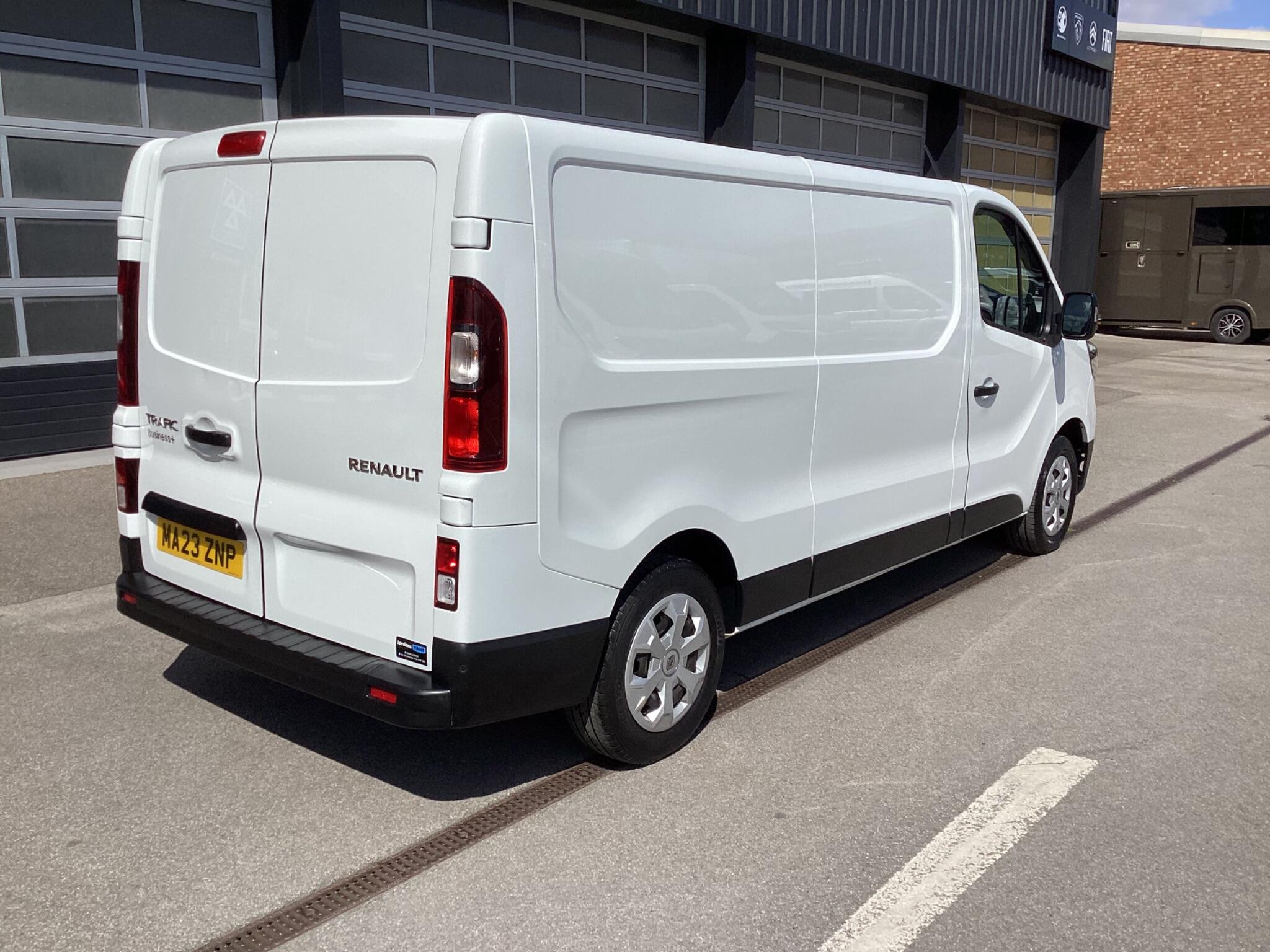 Renault Trafic - Image 7