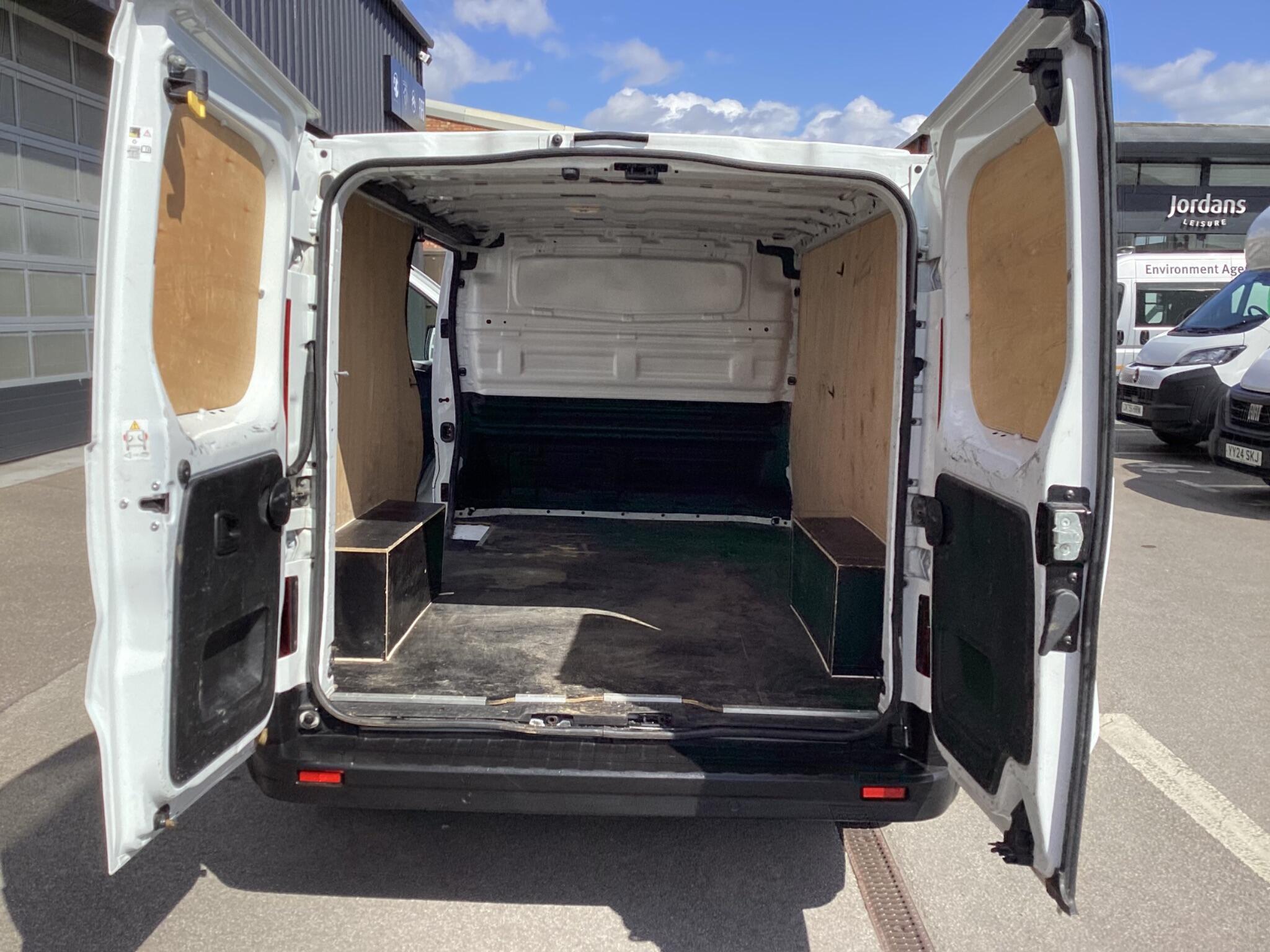 Renault Trafic - Image 9