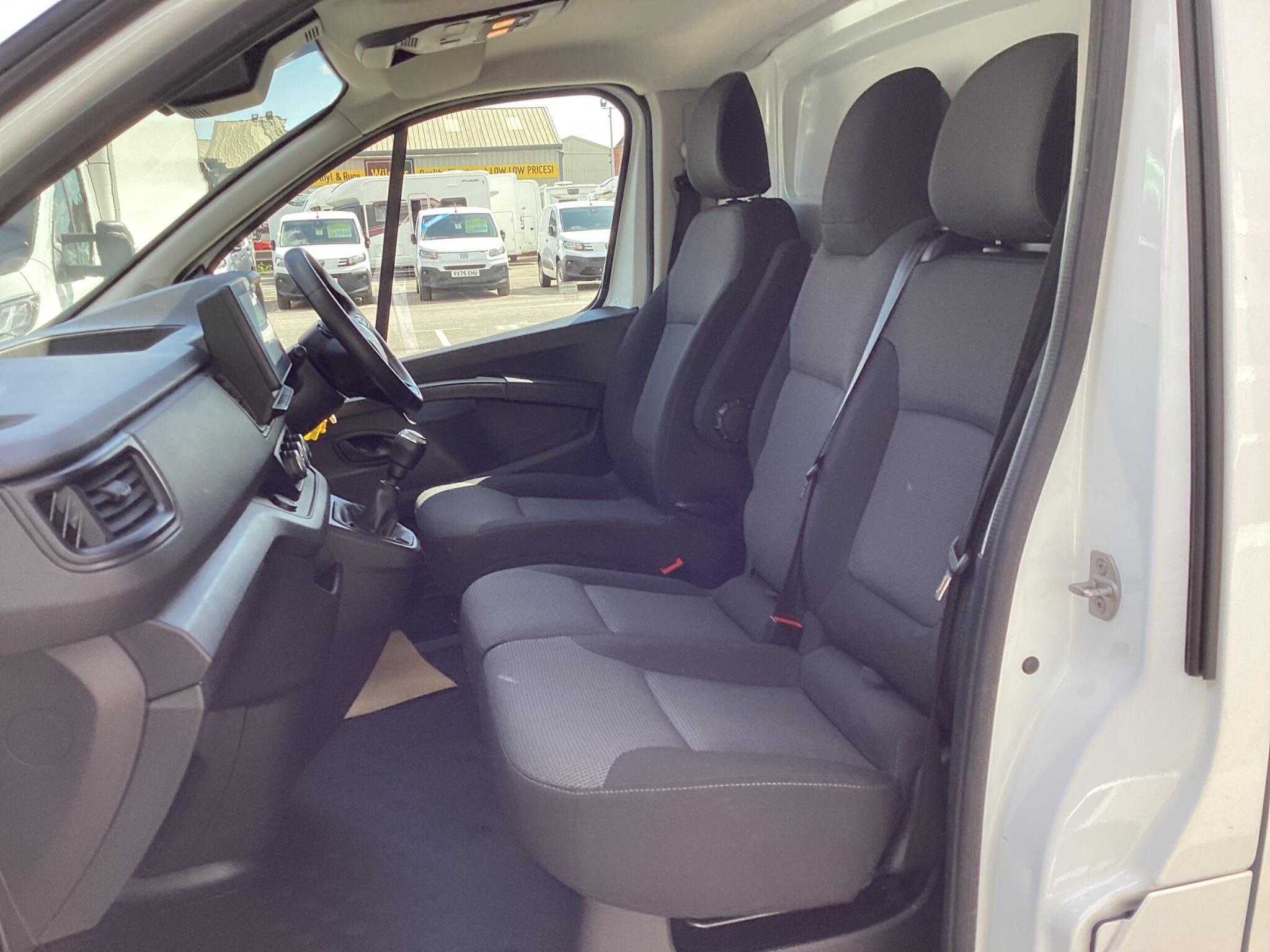 Renault Trafic - Image 19