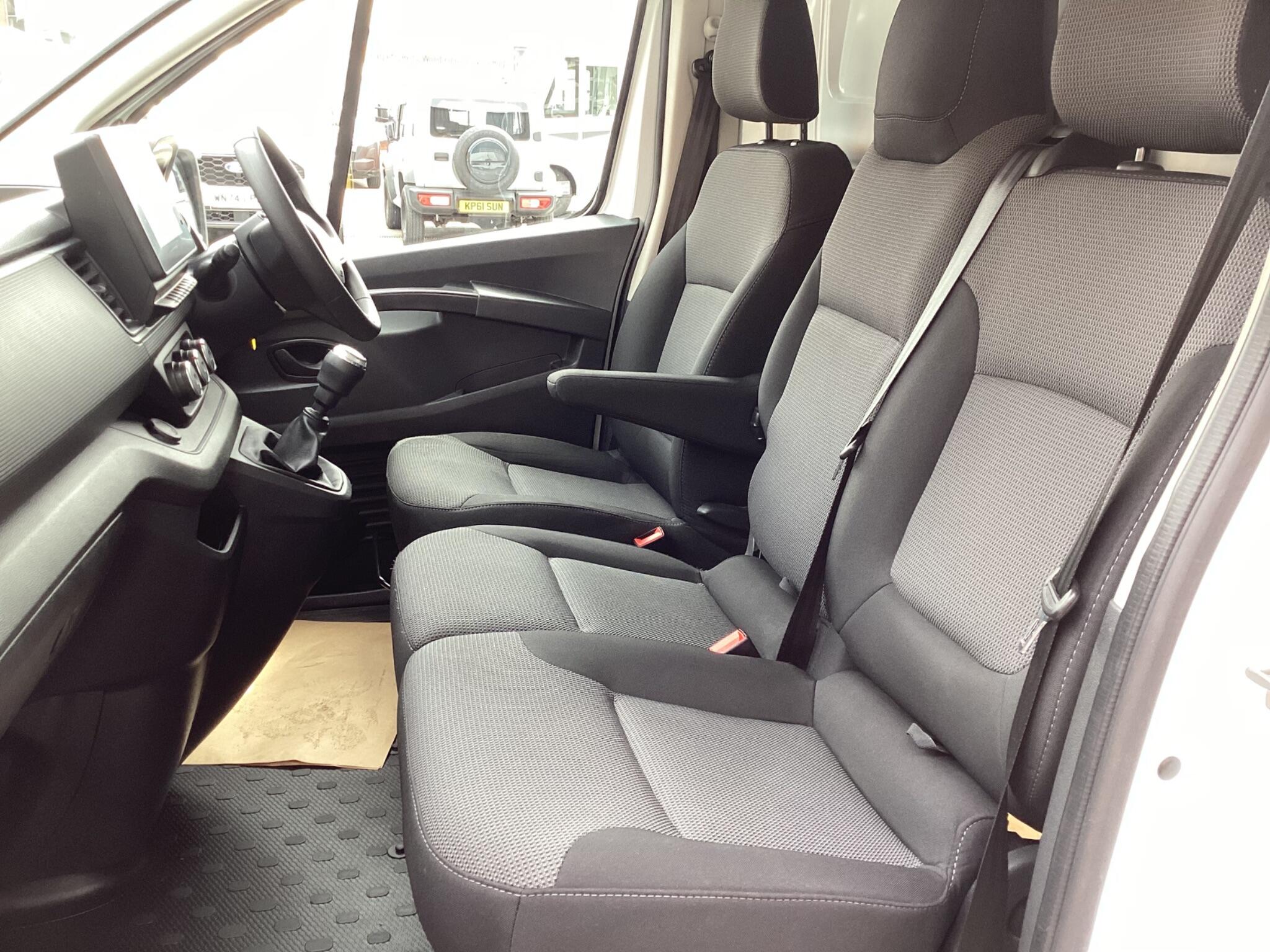 Renault Trafic - Image 13