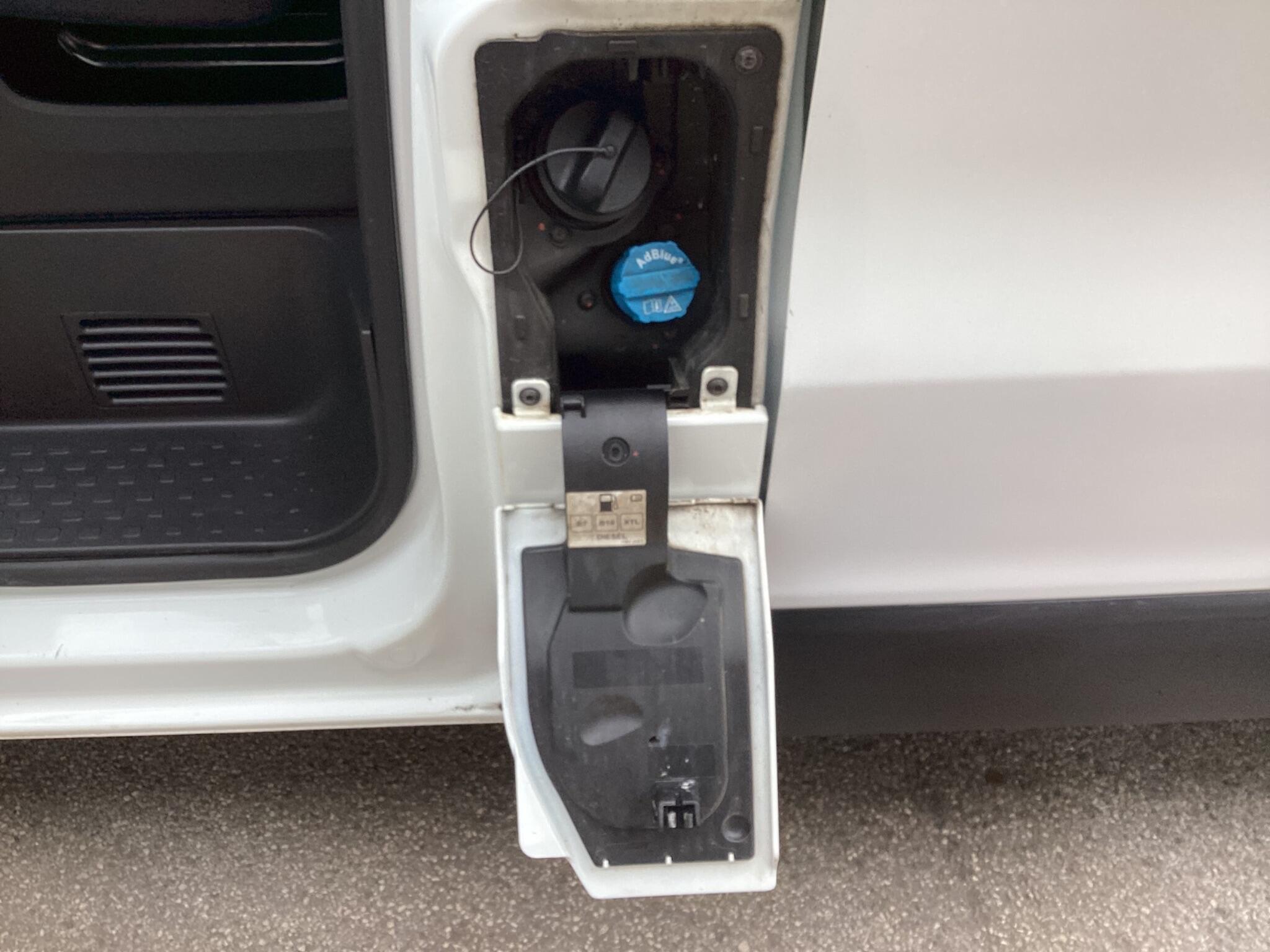 Renault Trafic - Image 14