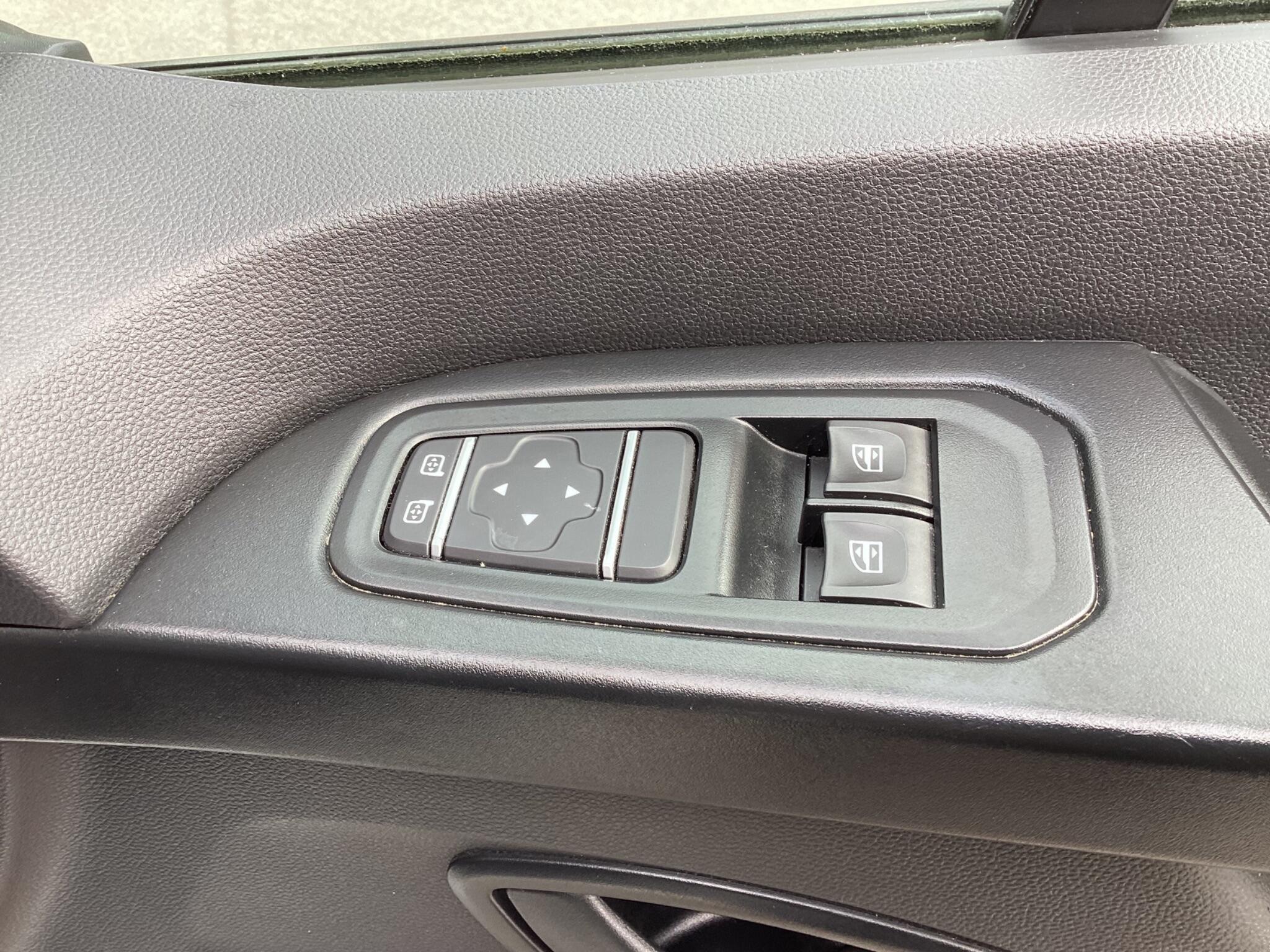 Renault Trafic - Image 20