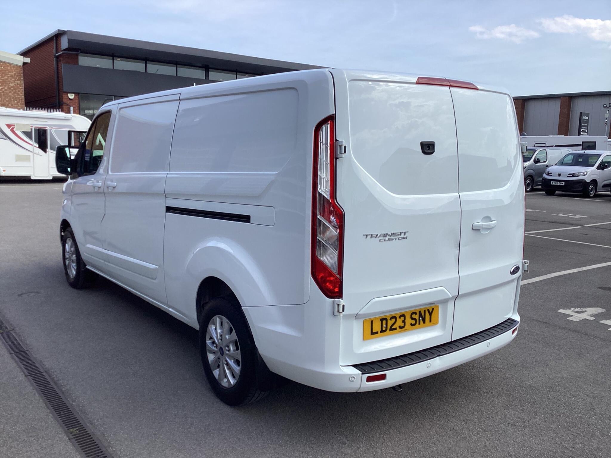 Ford Transit Custom - Image 5