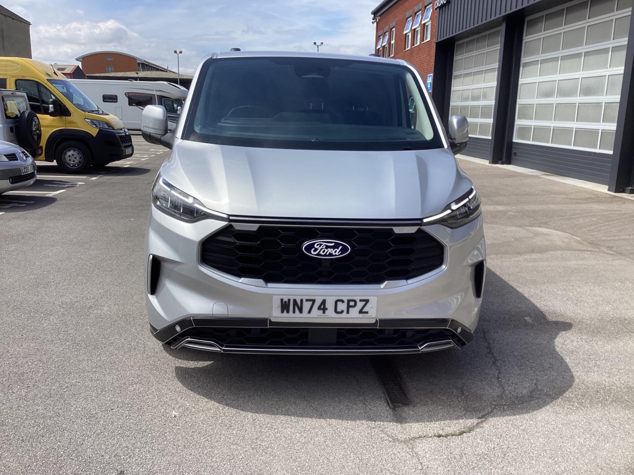 Ford Transit Custom - Image 2