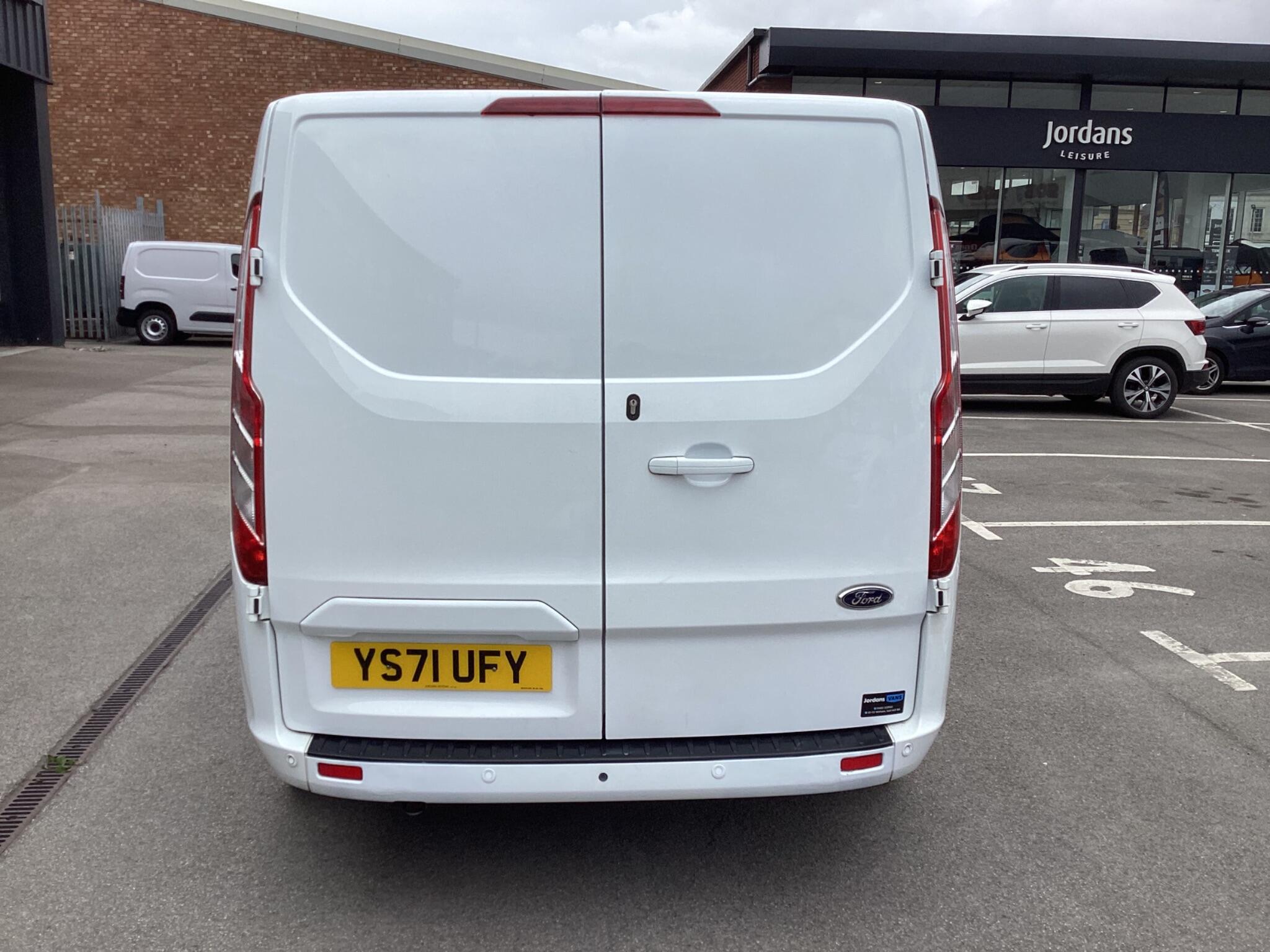 Ford Transit Custom - Image 6