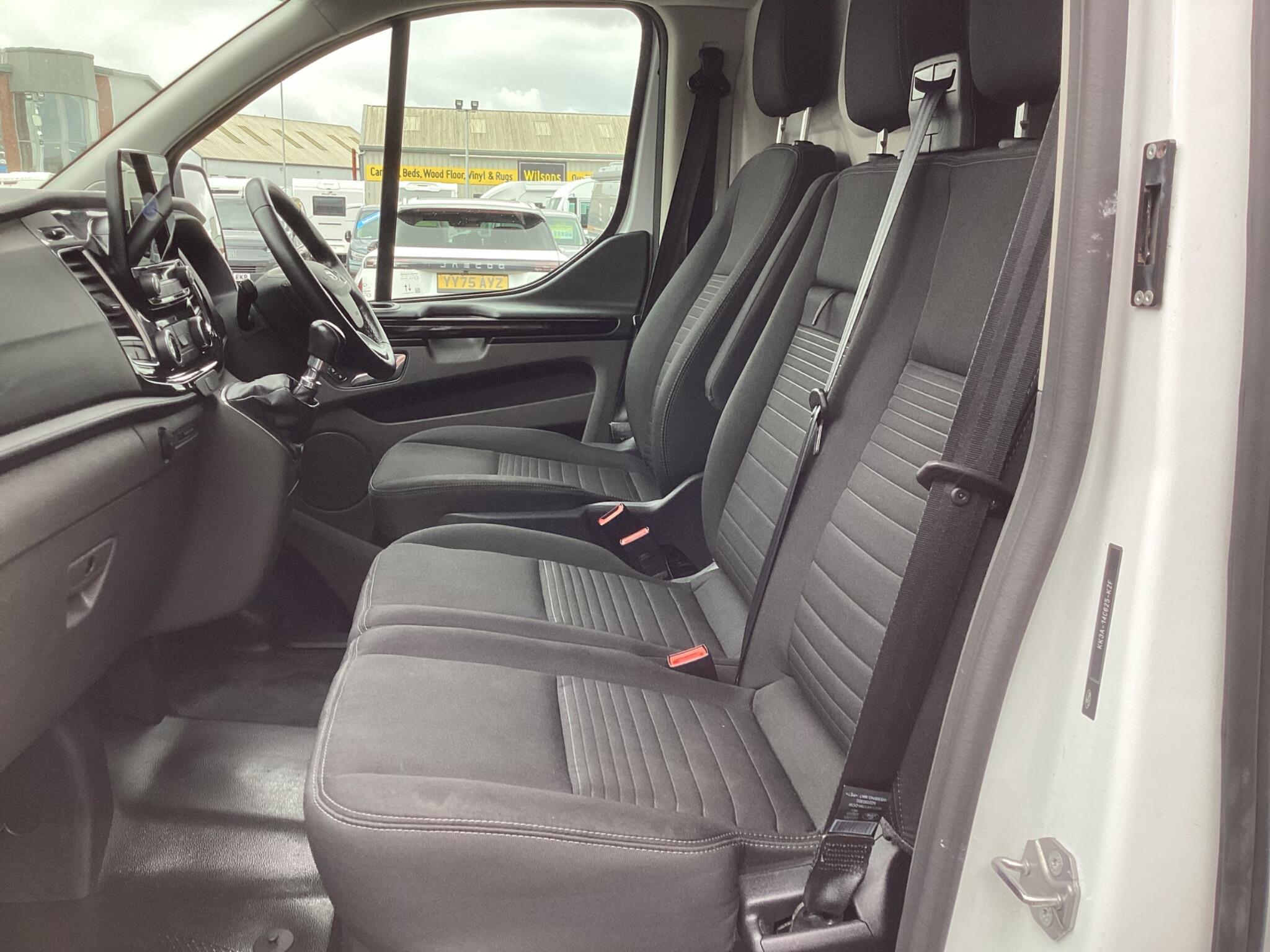 Ford Transit Custom - Image 17
