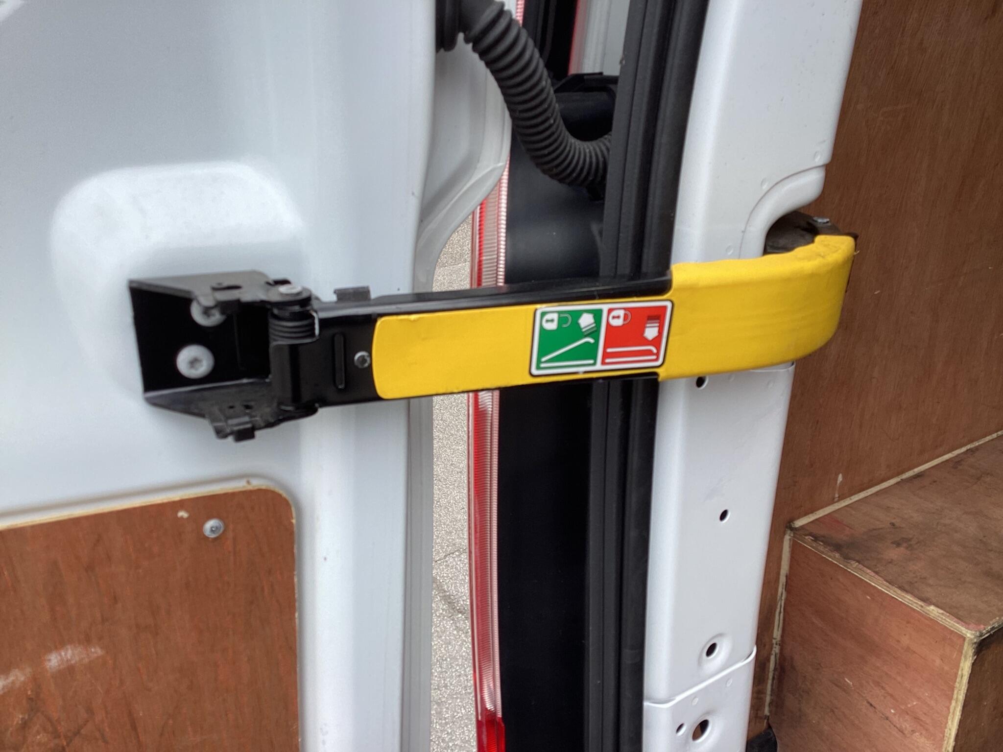 Ford Transit Custom - Image 10