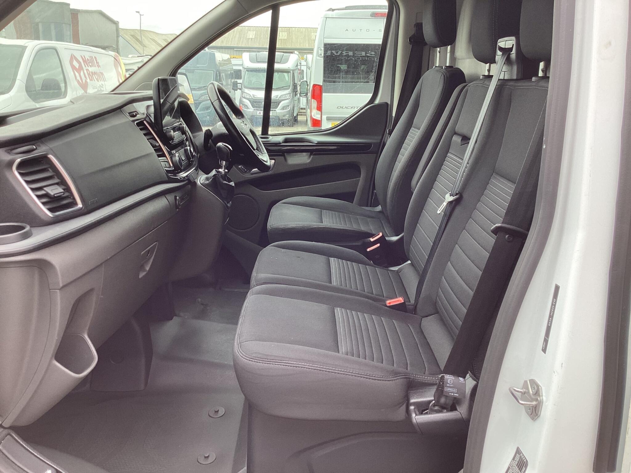 Ford Transit Custom - Image 13