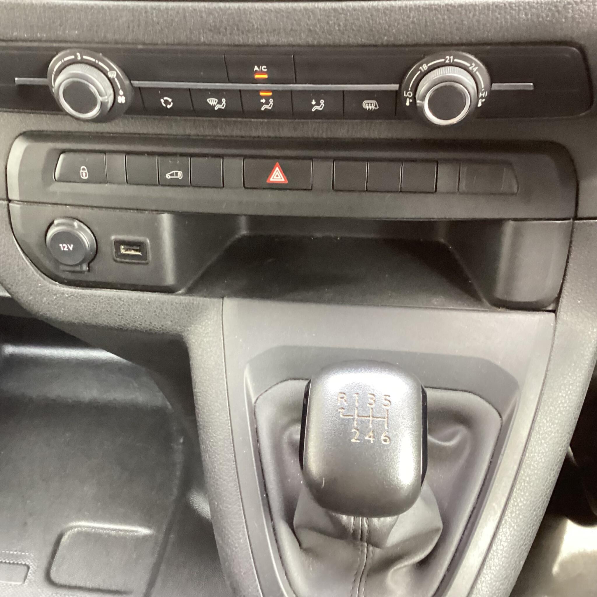 Peugeot Expert - Image 8