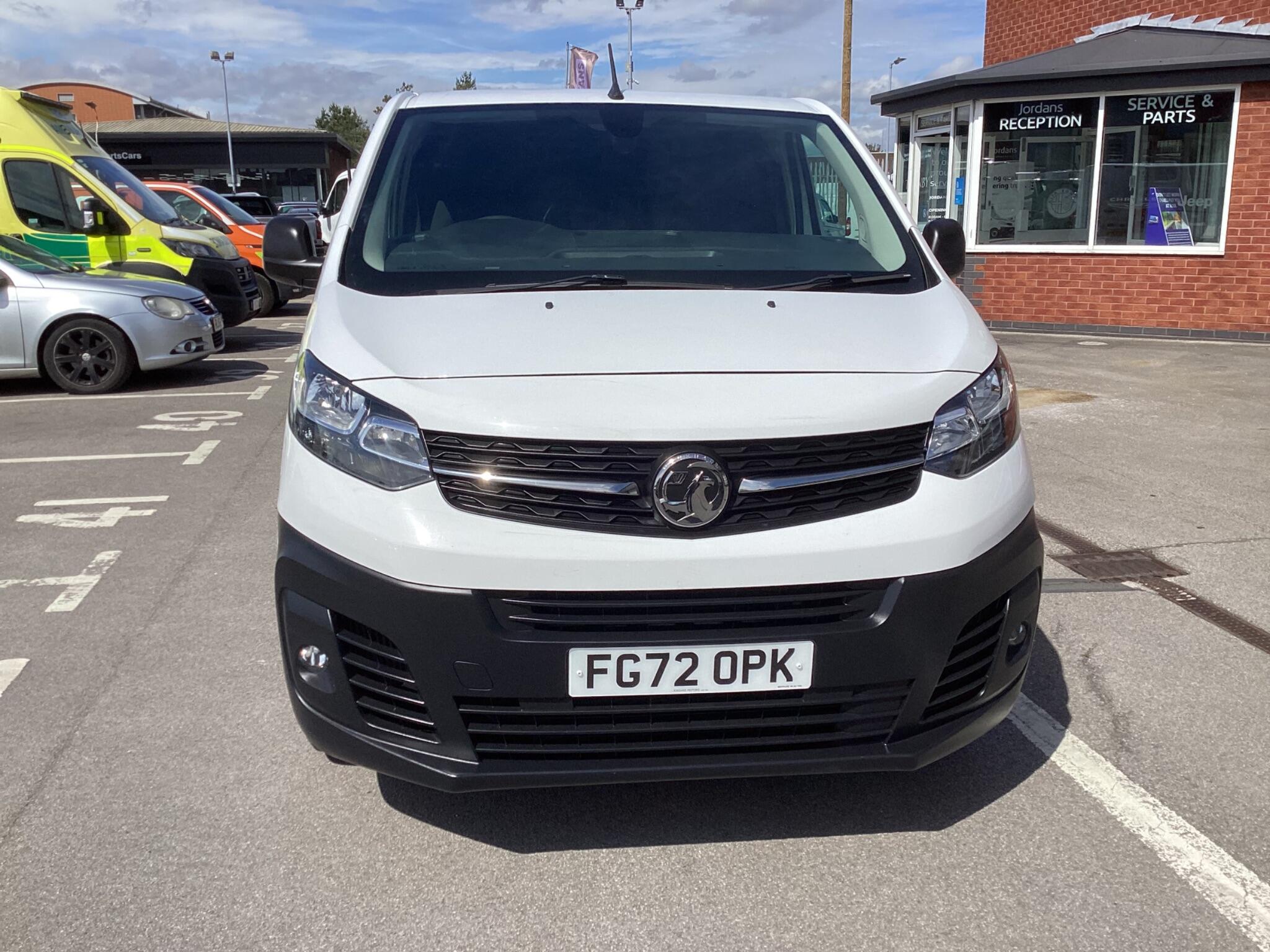 Vauxhall Vivaro - Image 2