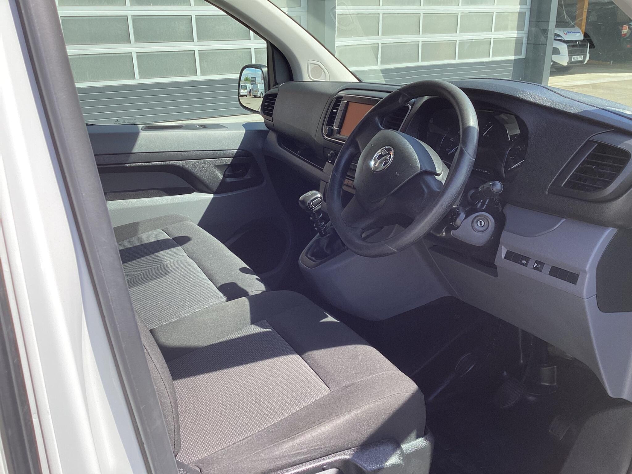 Vauxhall Vivaro - Image 20