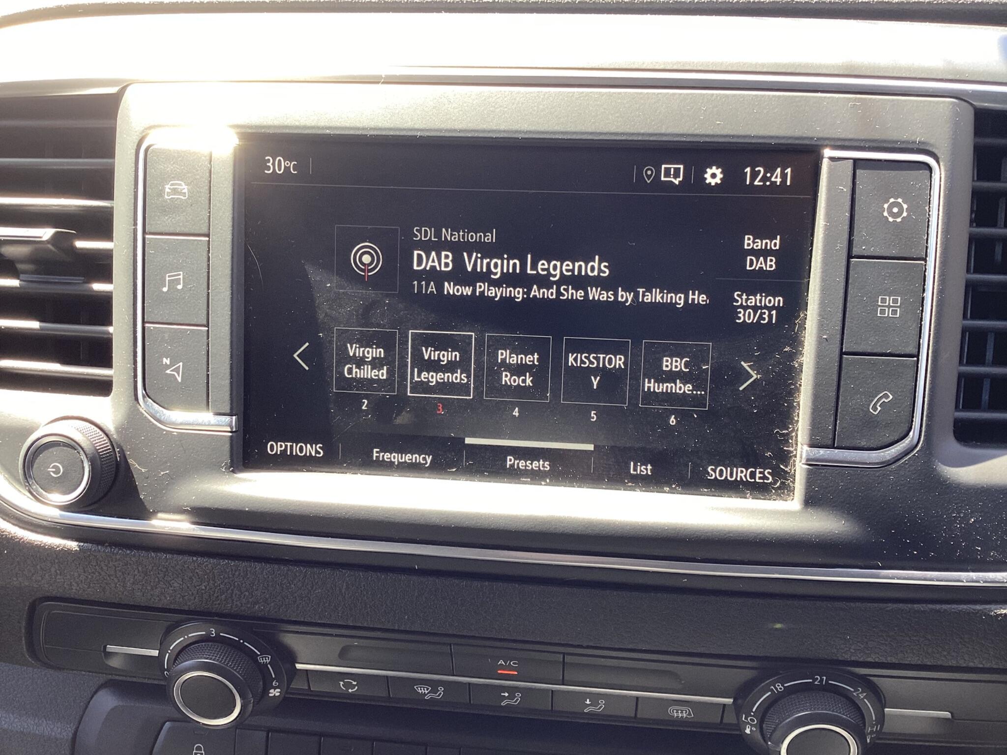 Vauxhall Vivaro - Image 17