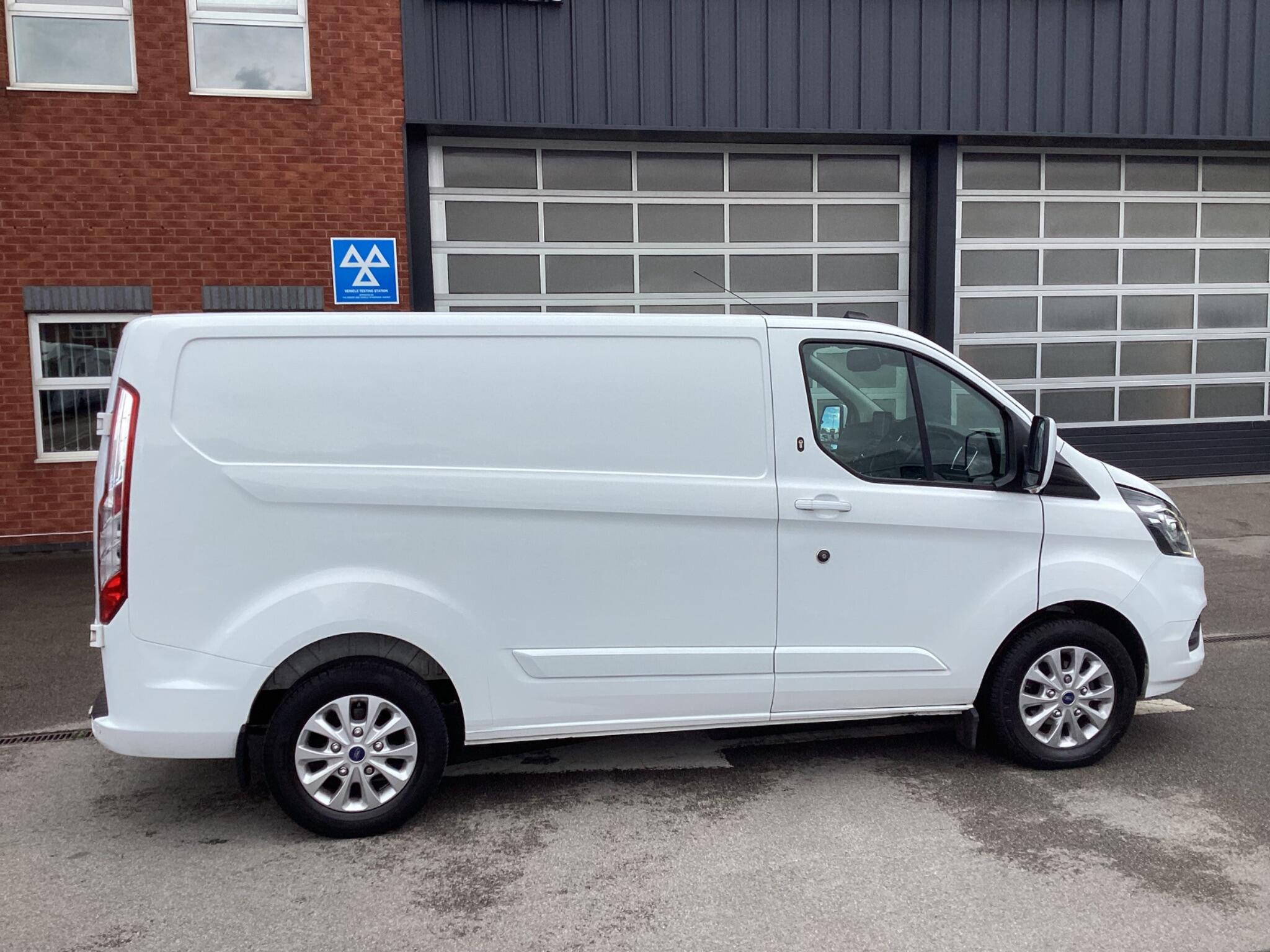 Ford Transit Custom - Image 8