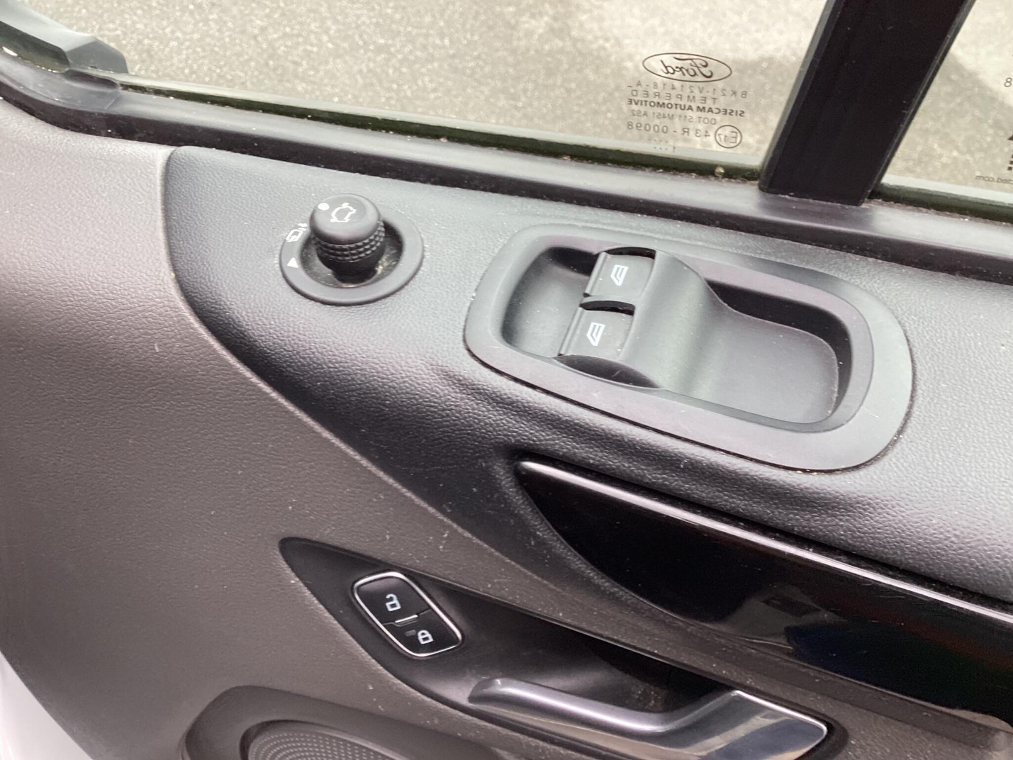 Ford Transit Custom - Image 19