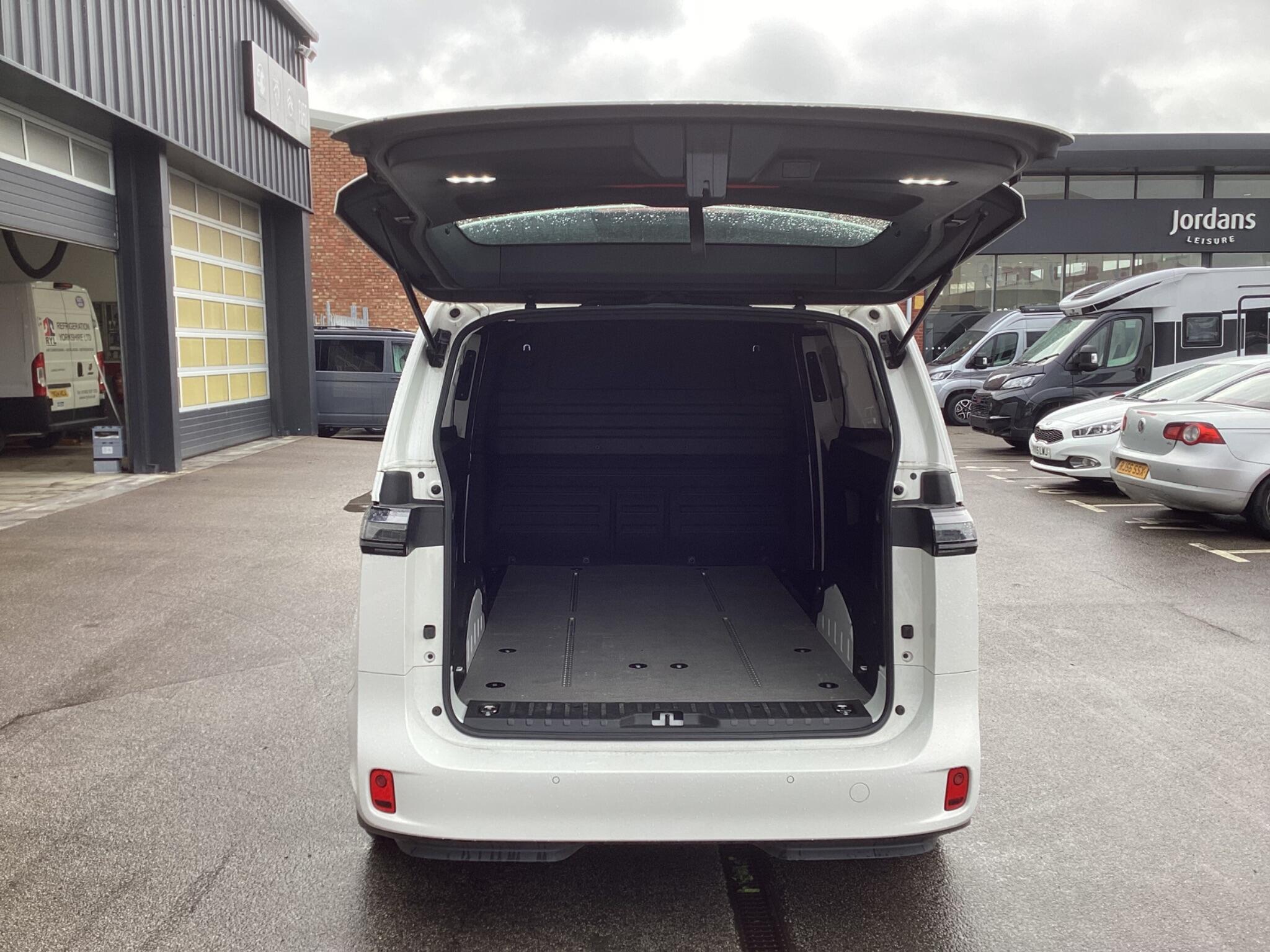 Volkswagen ID. Buzz Cargo - Image 14