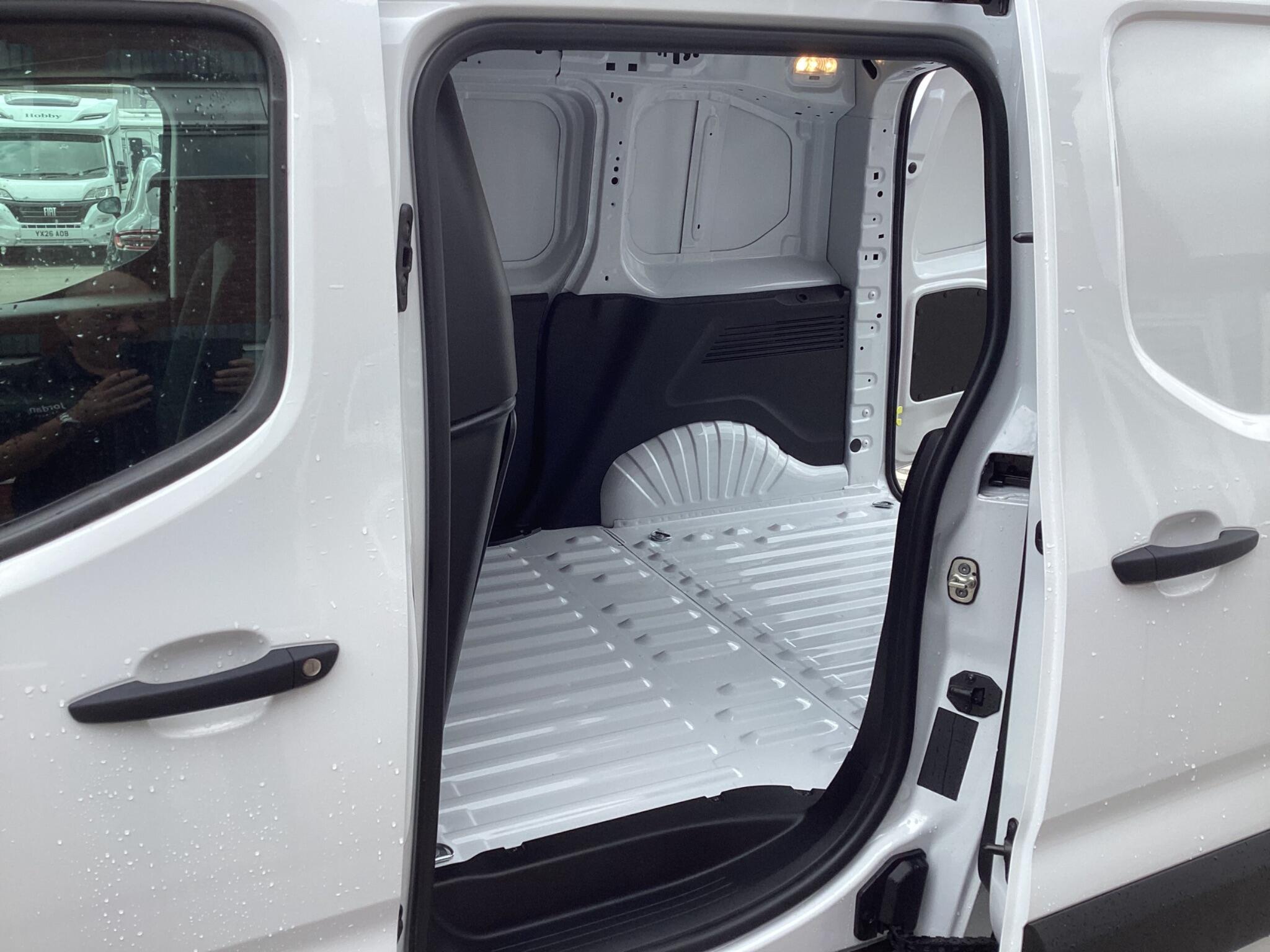 Peugeot Partner - Image 16