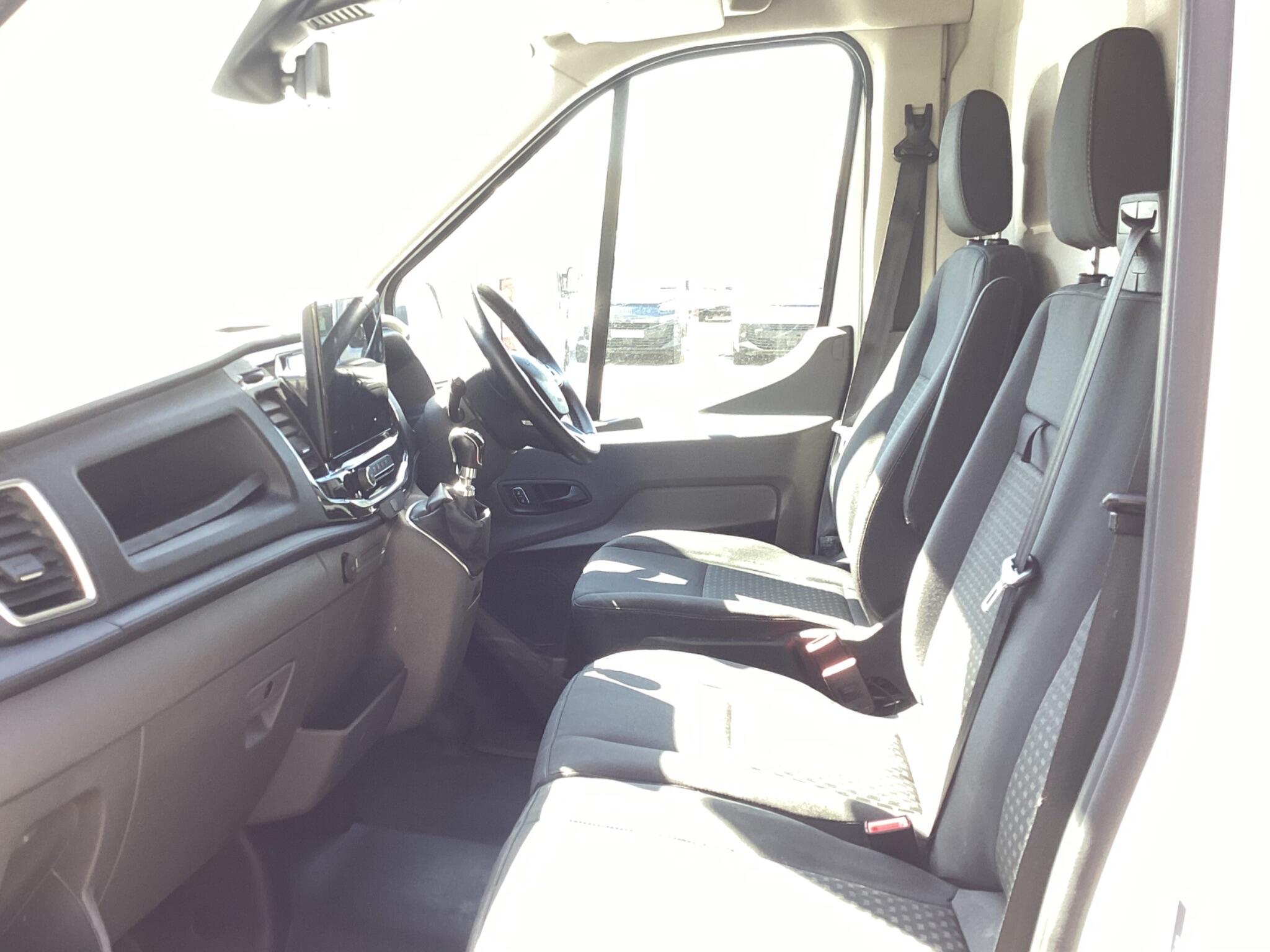 Ford Transit - Image 7
