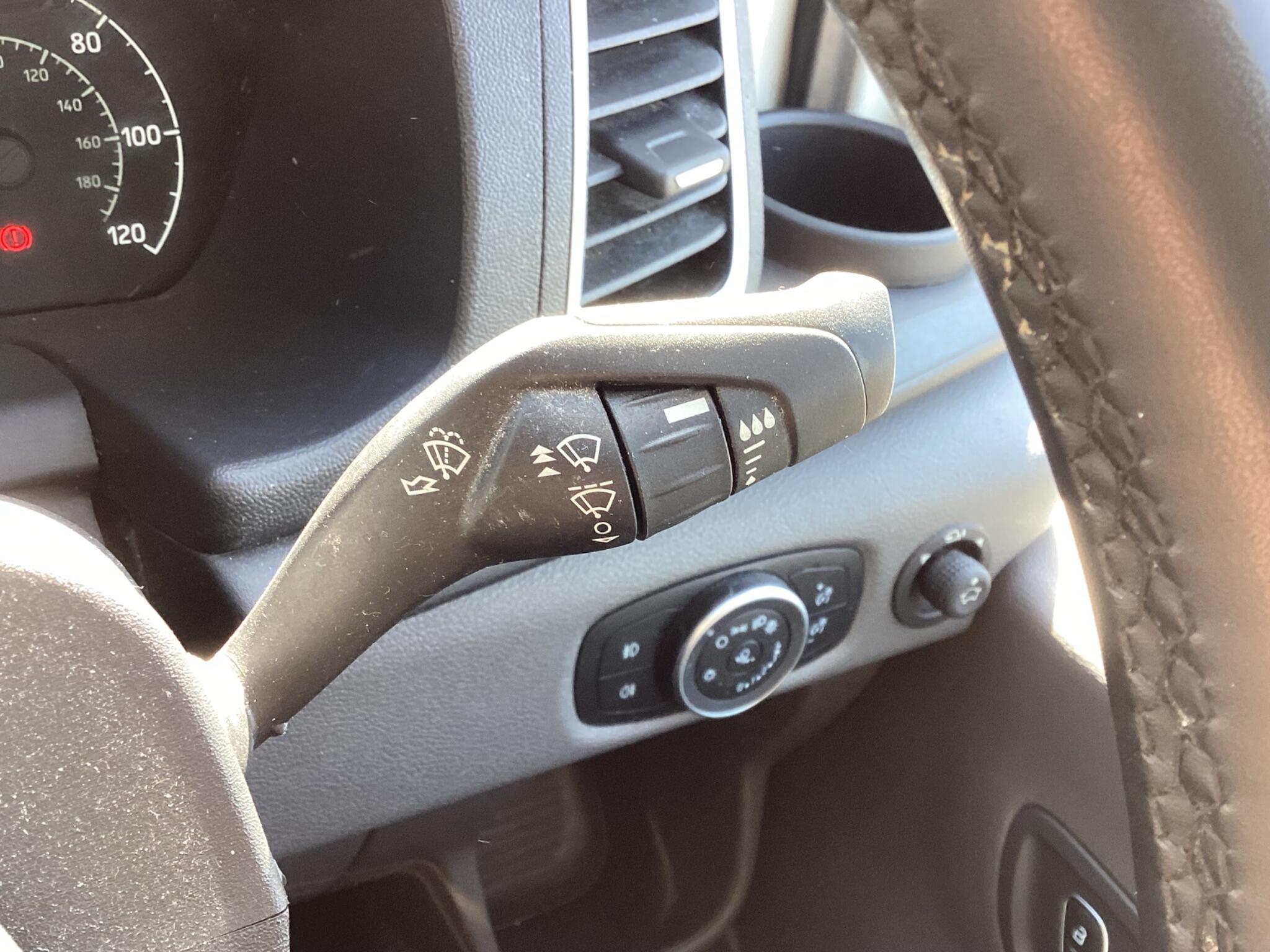 Ford Transit - Image 13