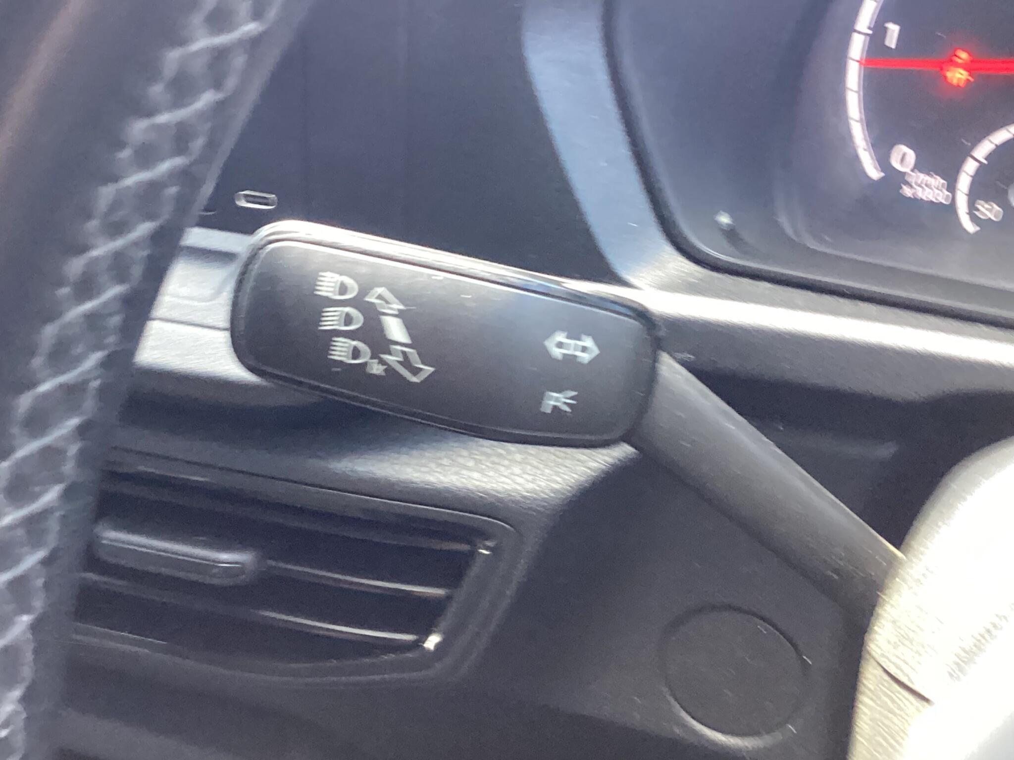 Volkswagen Caddy Maxi - Image 7