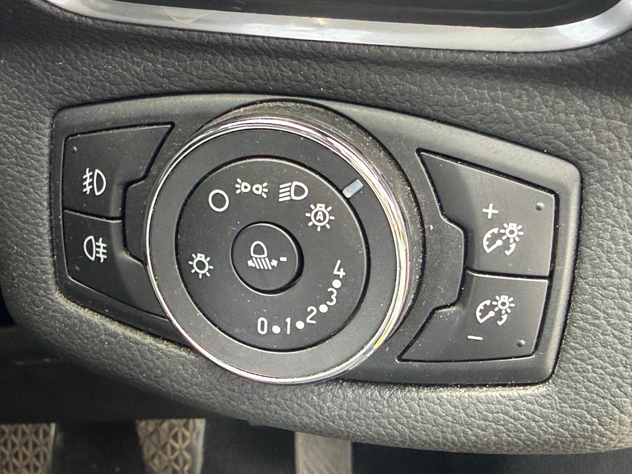 Ford B-Max - Image 21
