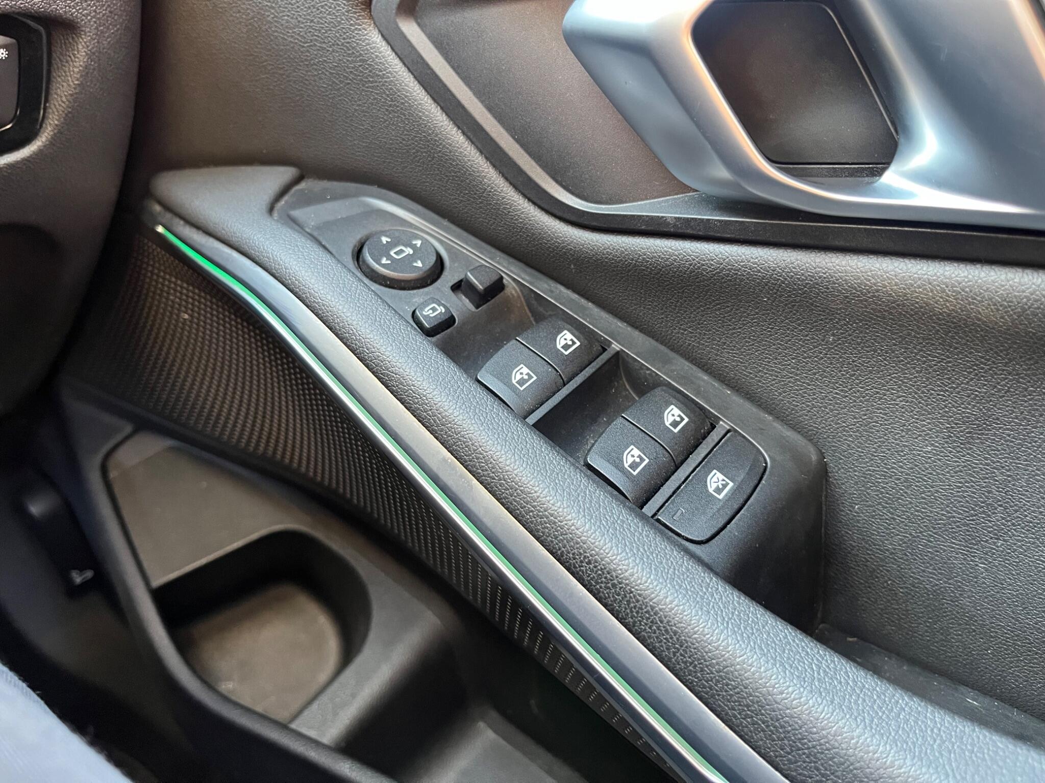 BMW 3 Series - Image 32