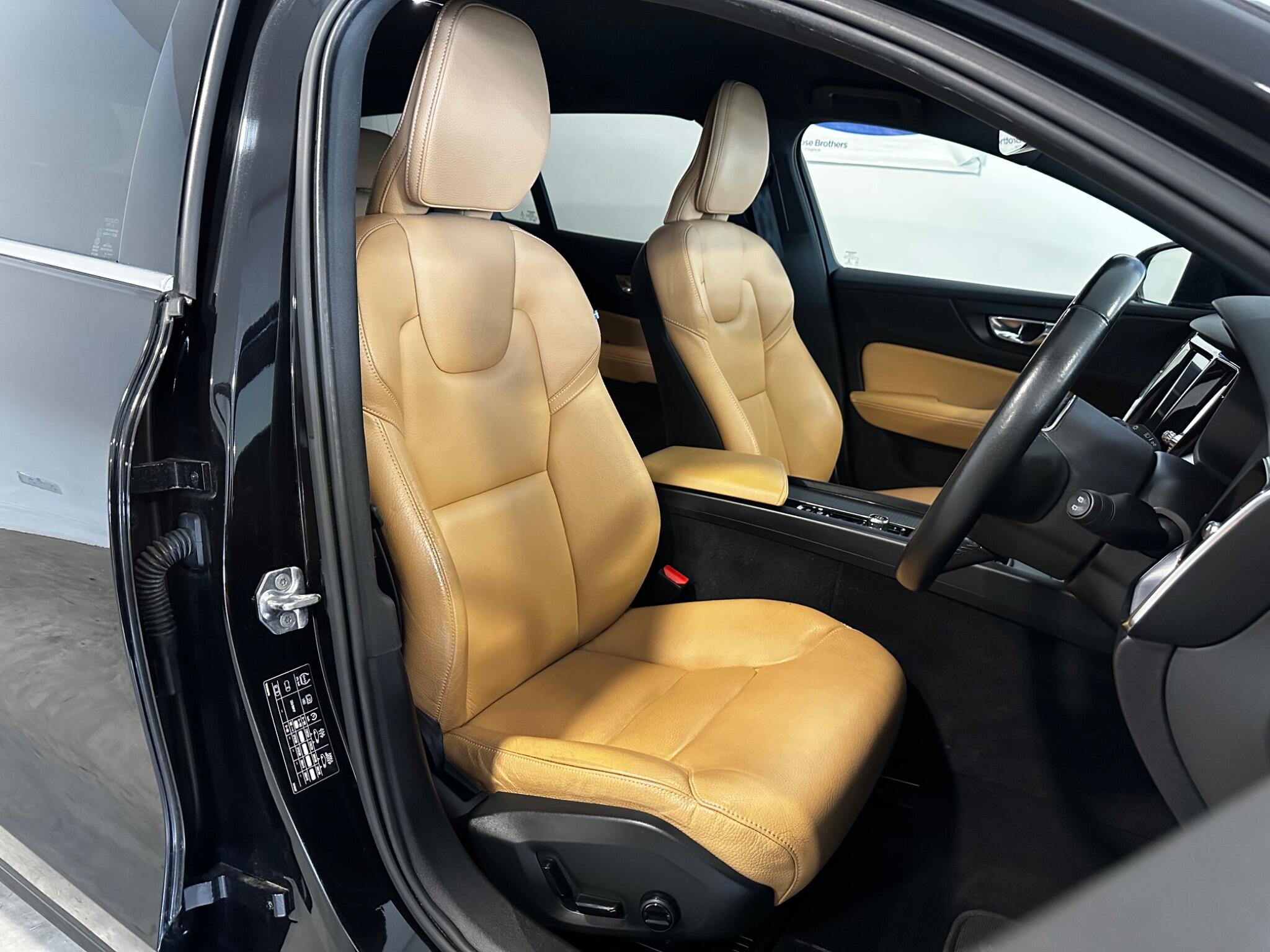 Volvo V60 - Image 14