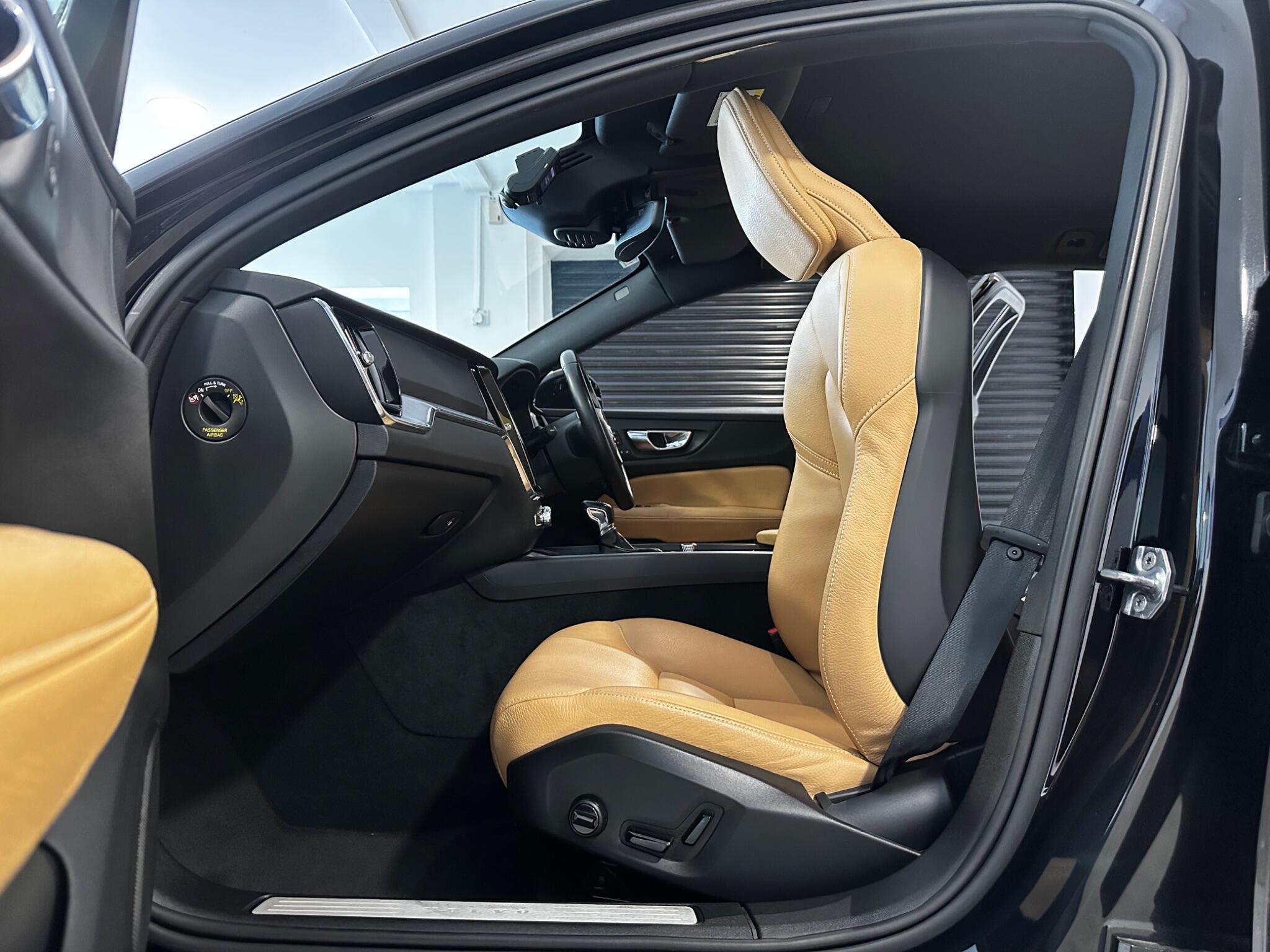 Volvo V60 - Image 17