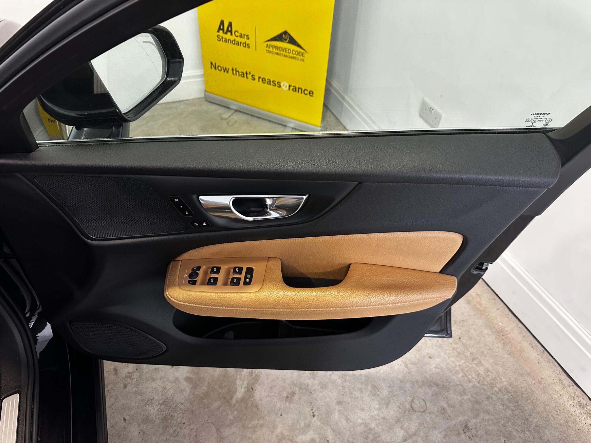 Volvo V60 - Image 12
