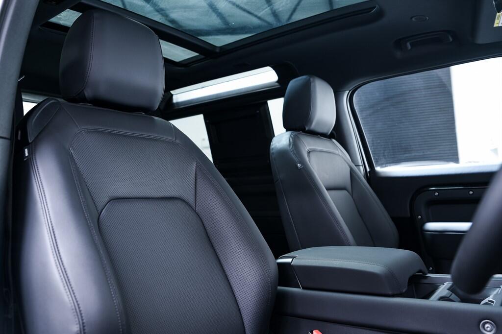Land Rover Defender 90 - Image 11