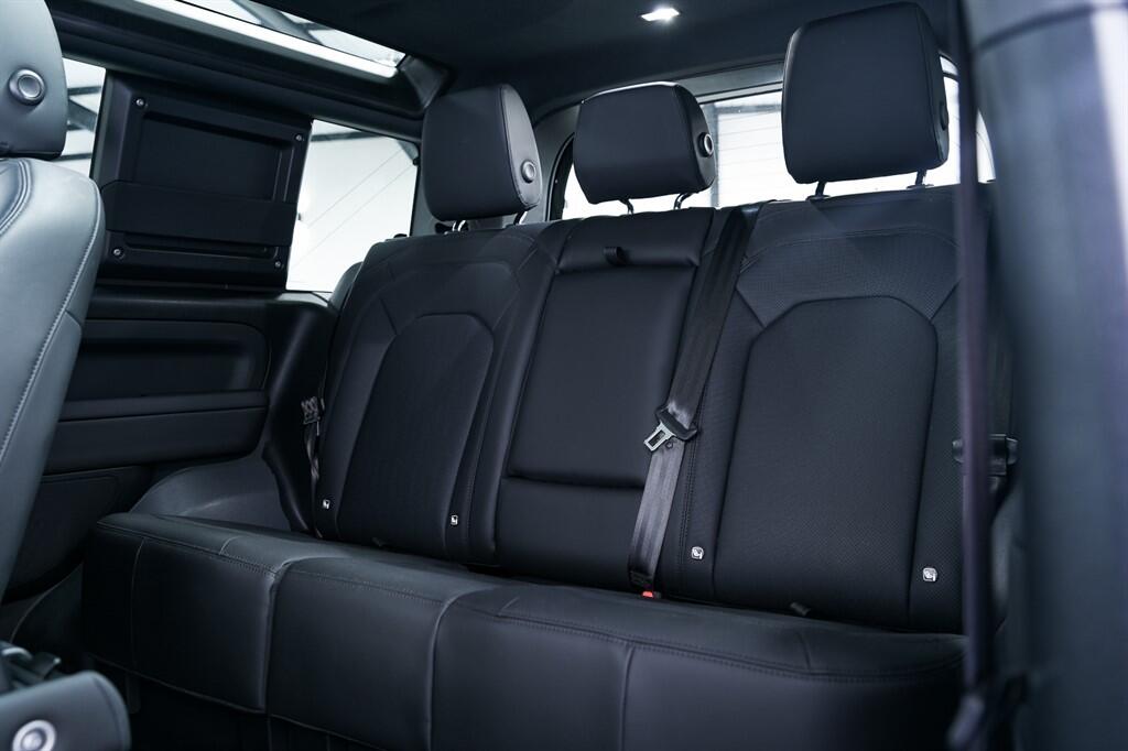 Land Rover Defender 90 - Image 14