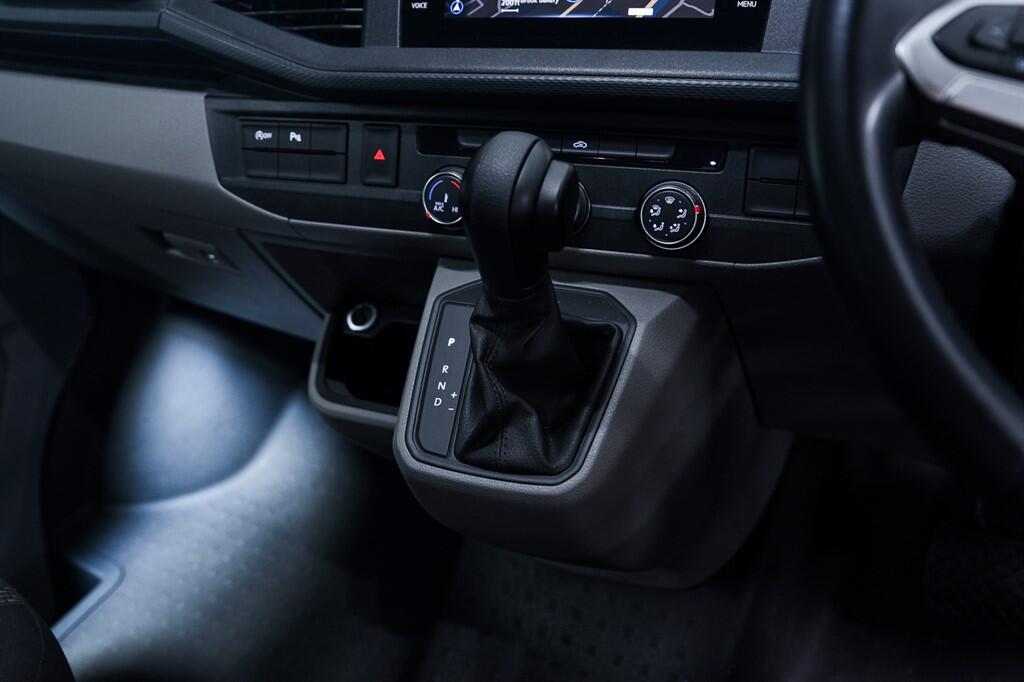 Volkswagen Transporter - Image 14