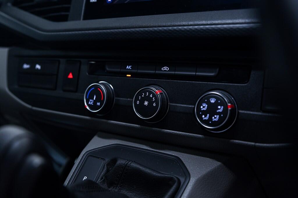 Volkswagen Transporter - Image 15