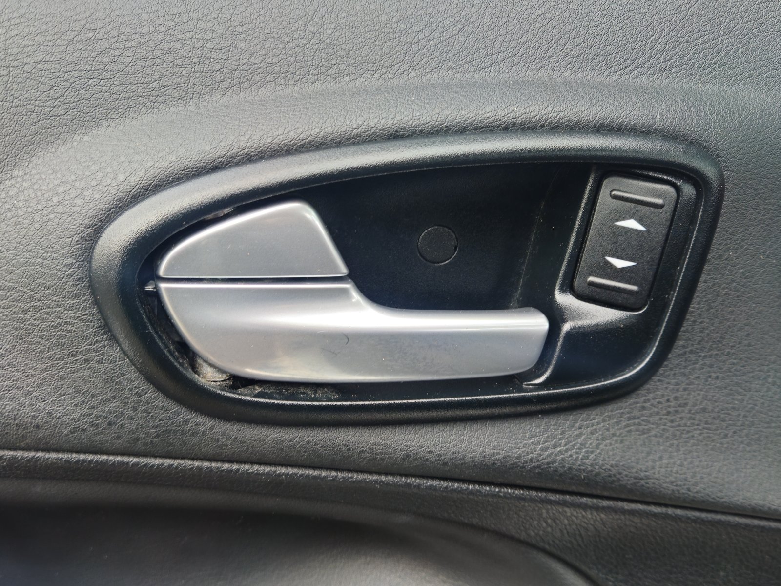 Ford S-MAX - Image 25